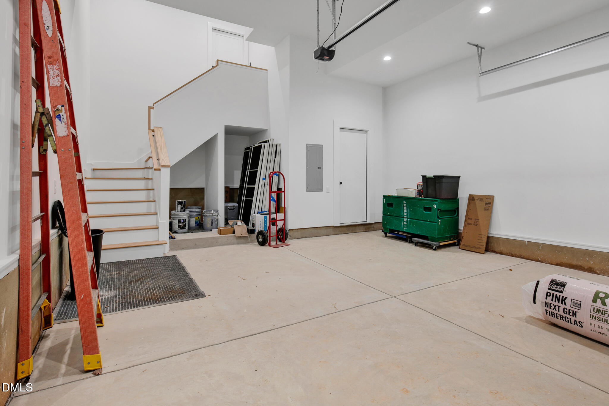 201 E Winmore Avenue