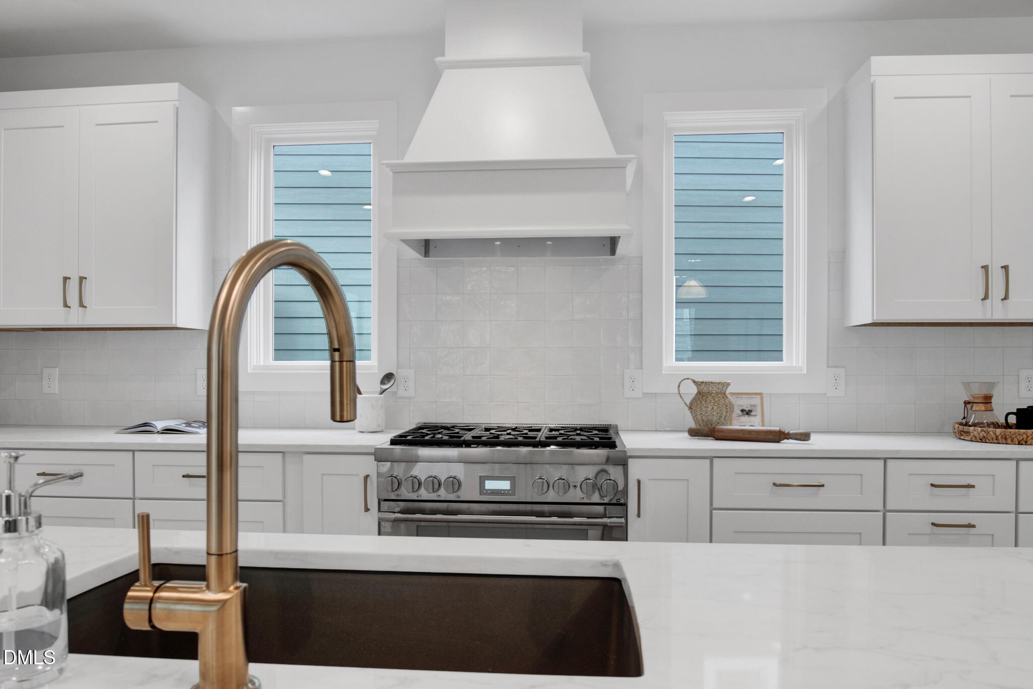 201 E Winmore Avenue