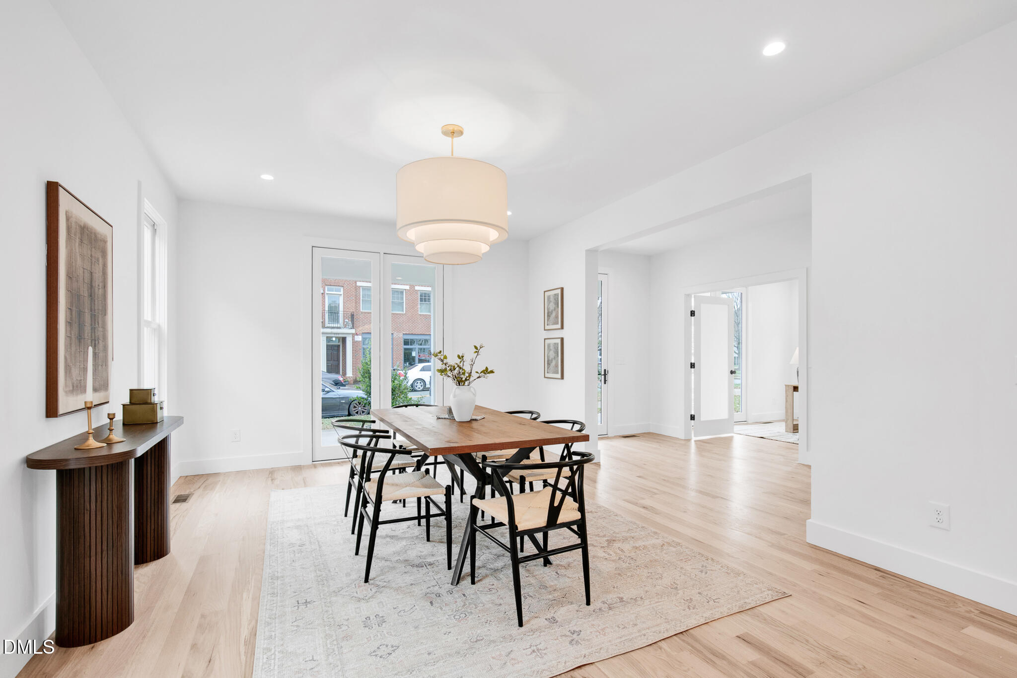 201 E Winmore Avenue