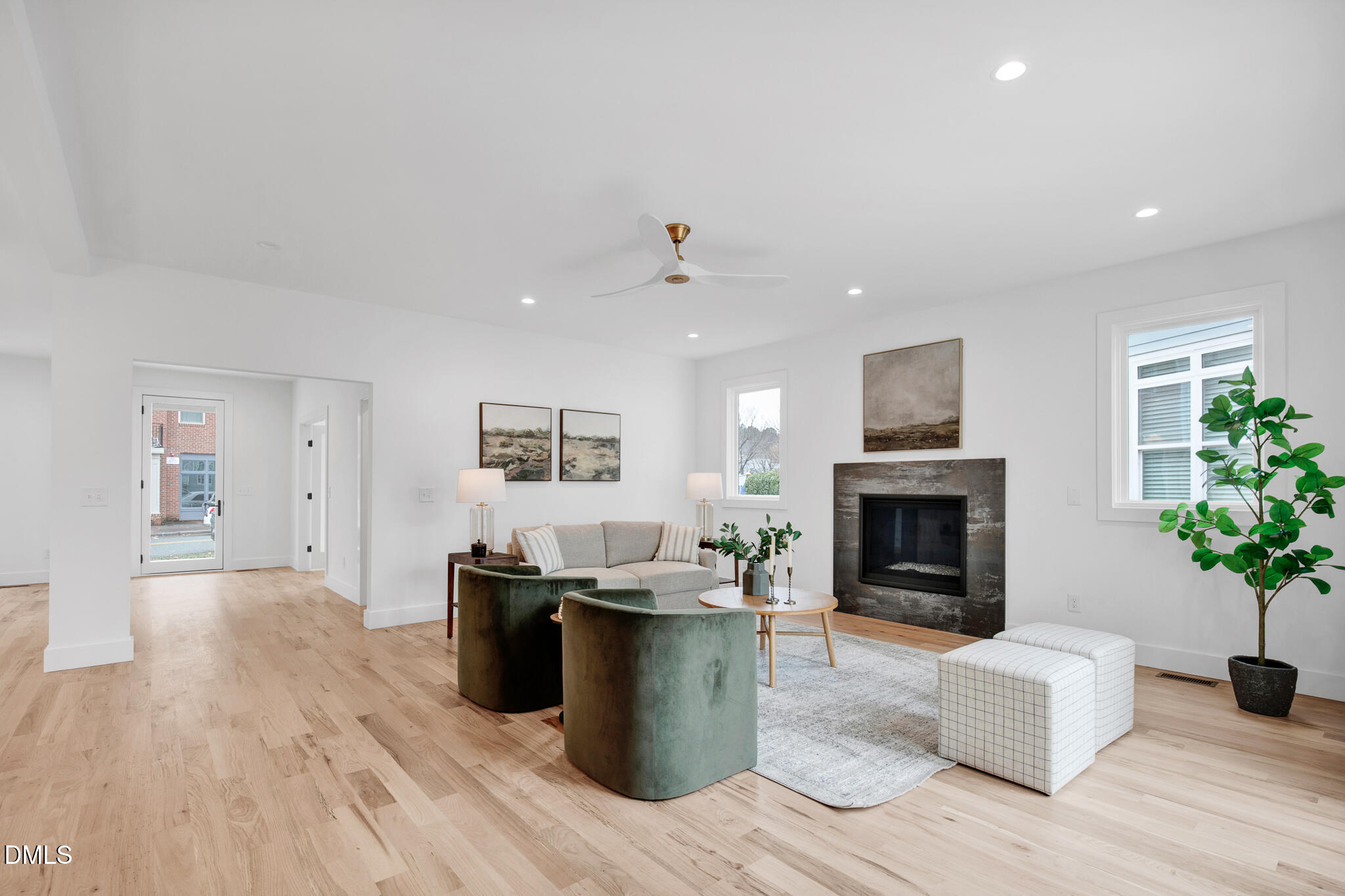 201 E Winmore Avenue