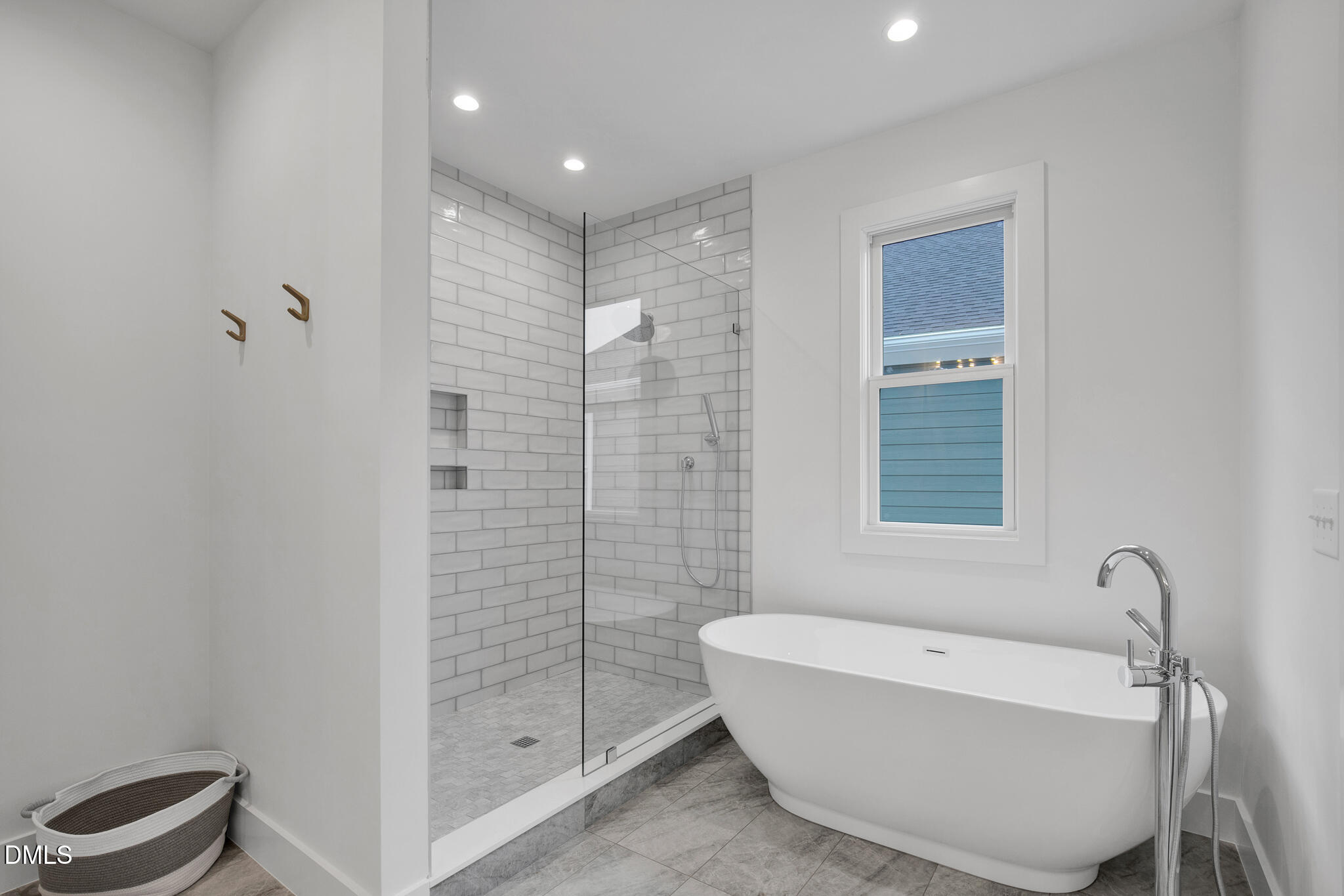 201 E Winmore Avenue