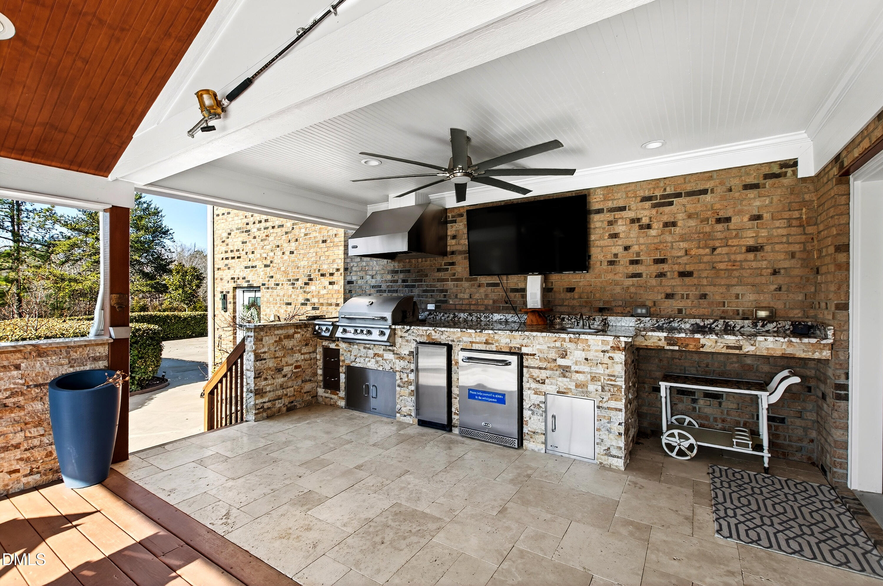 415 Trotting Trail