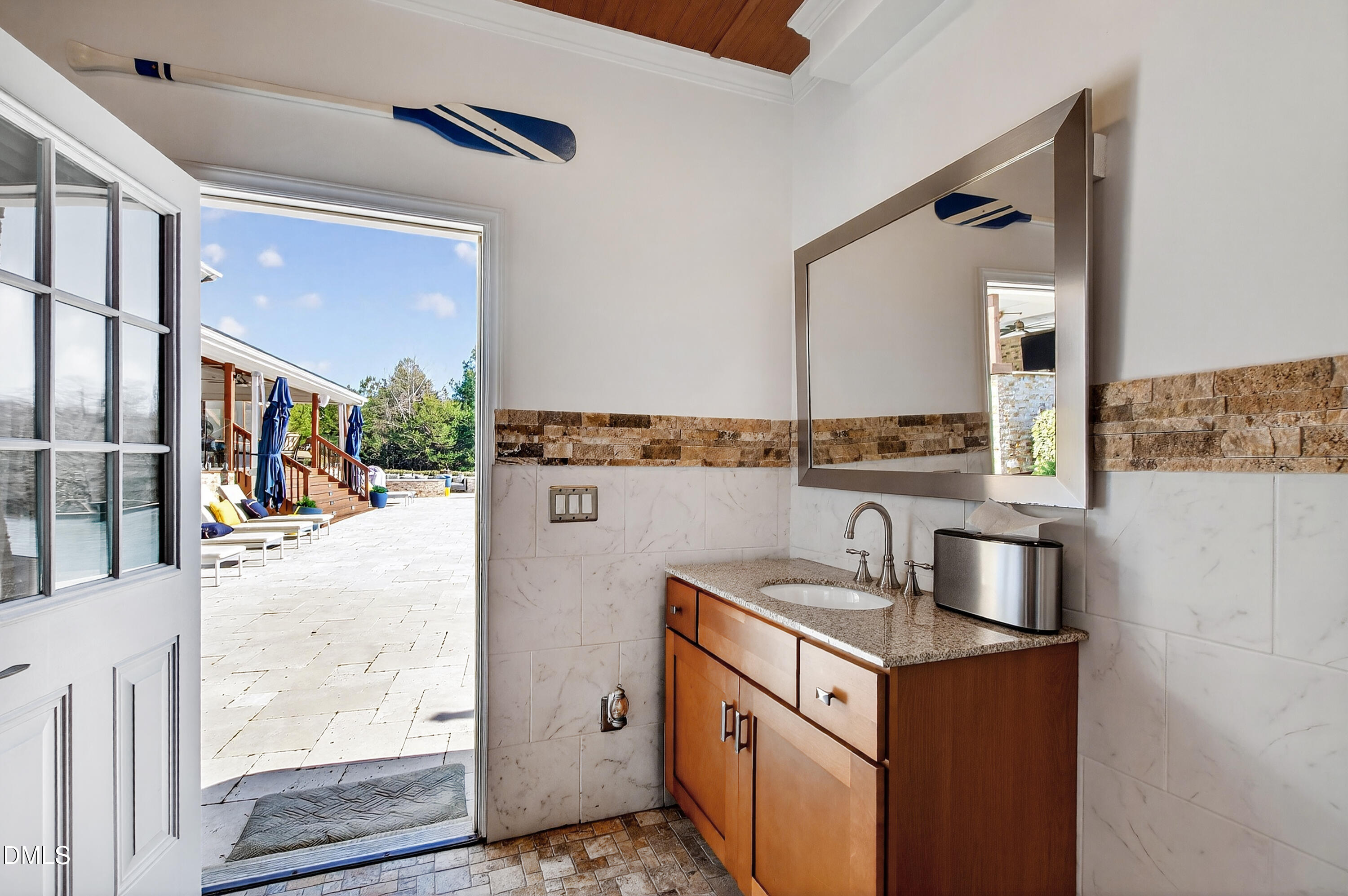 415 Trotting Trail