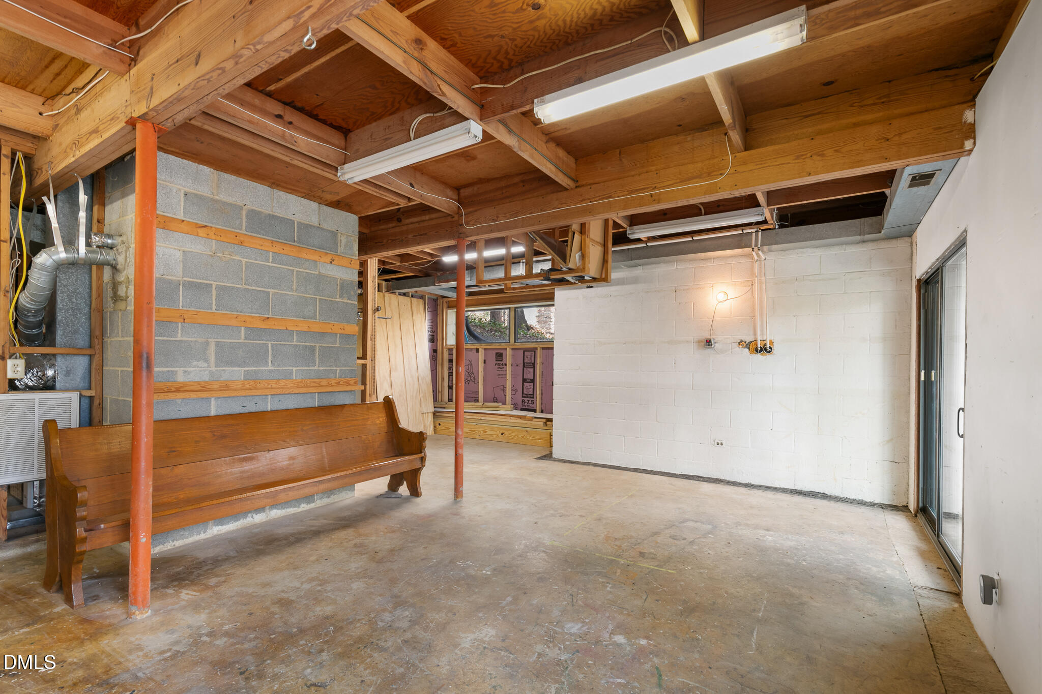 211 Glenhill Lane