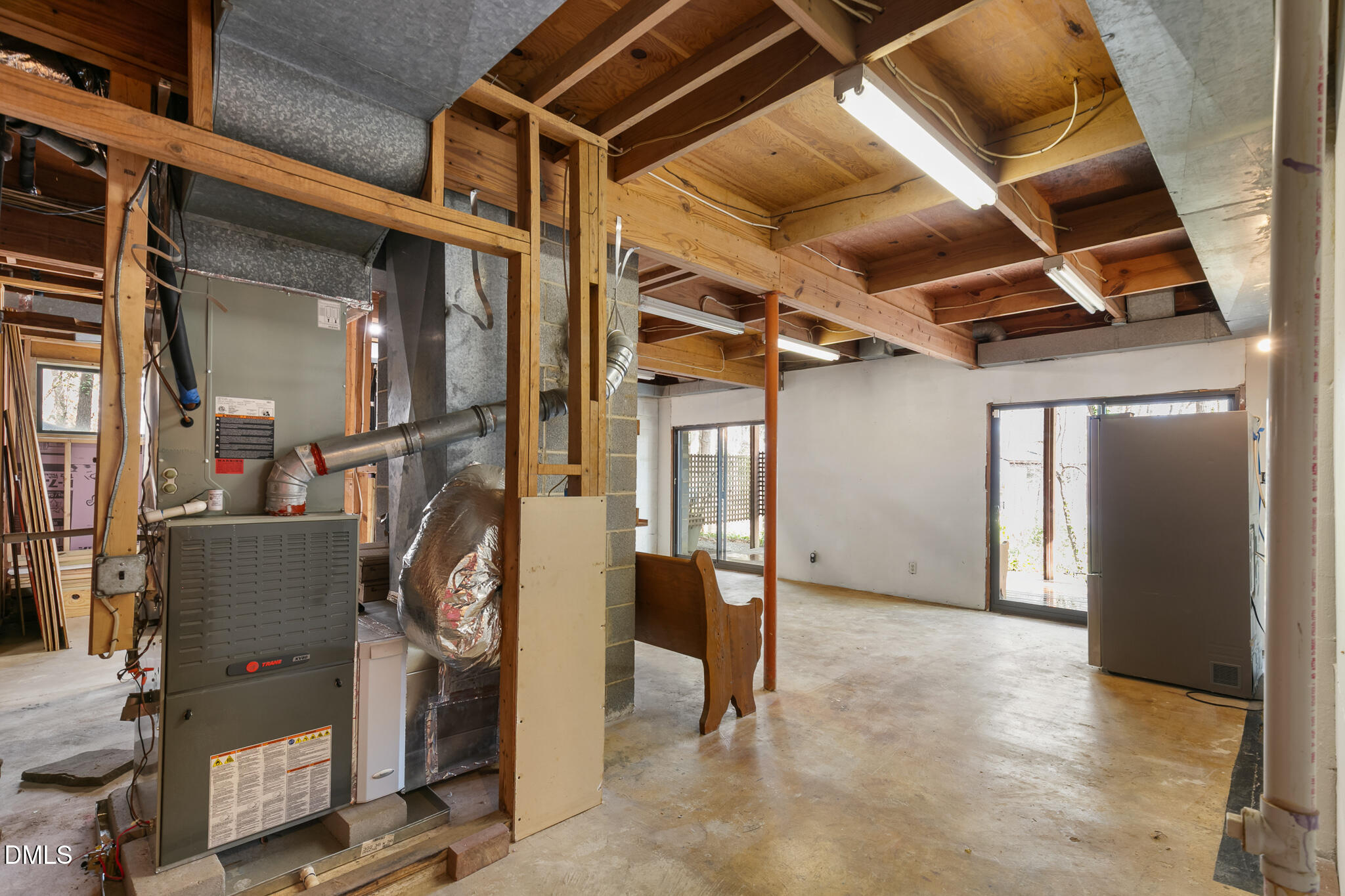 211 Glenhill Lane