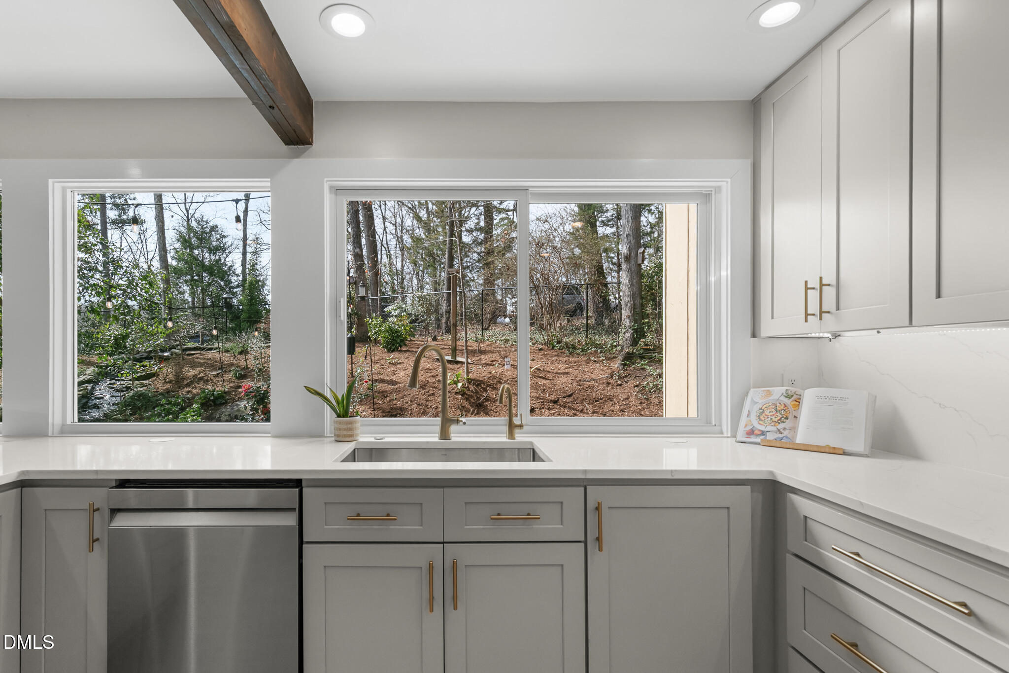 211 Glenhill Lane
