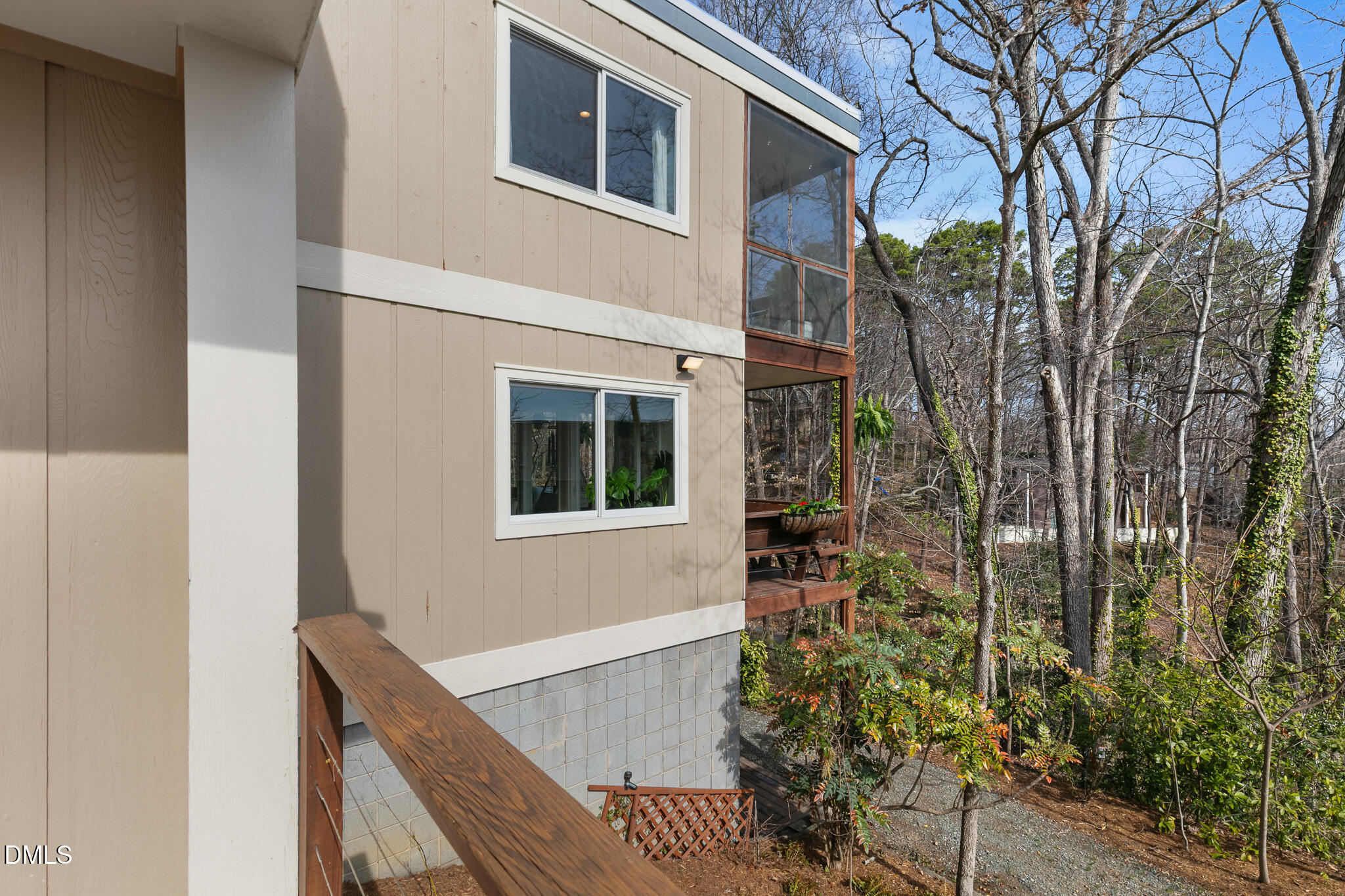 211 Glenhill Lane