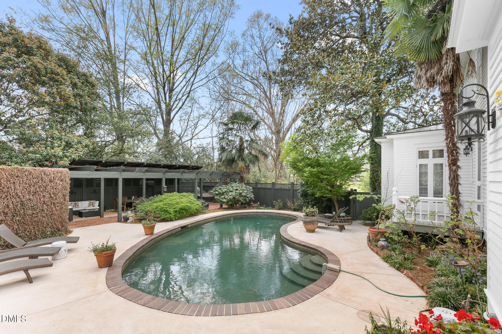 318 N Churton Street