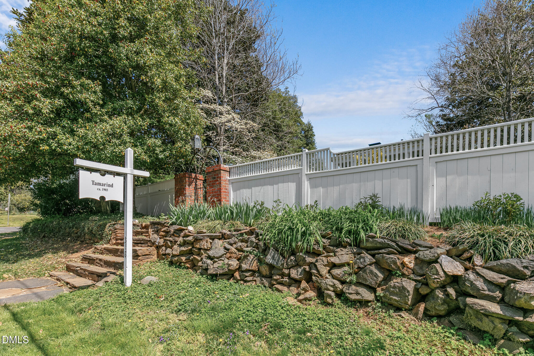 318 N Churton Street