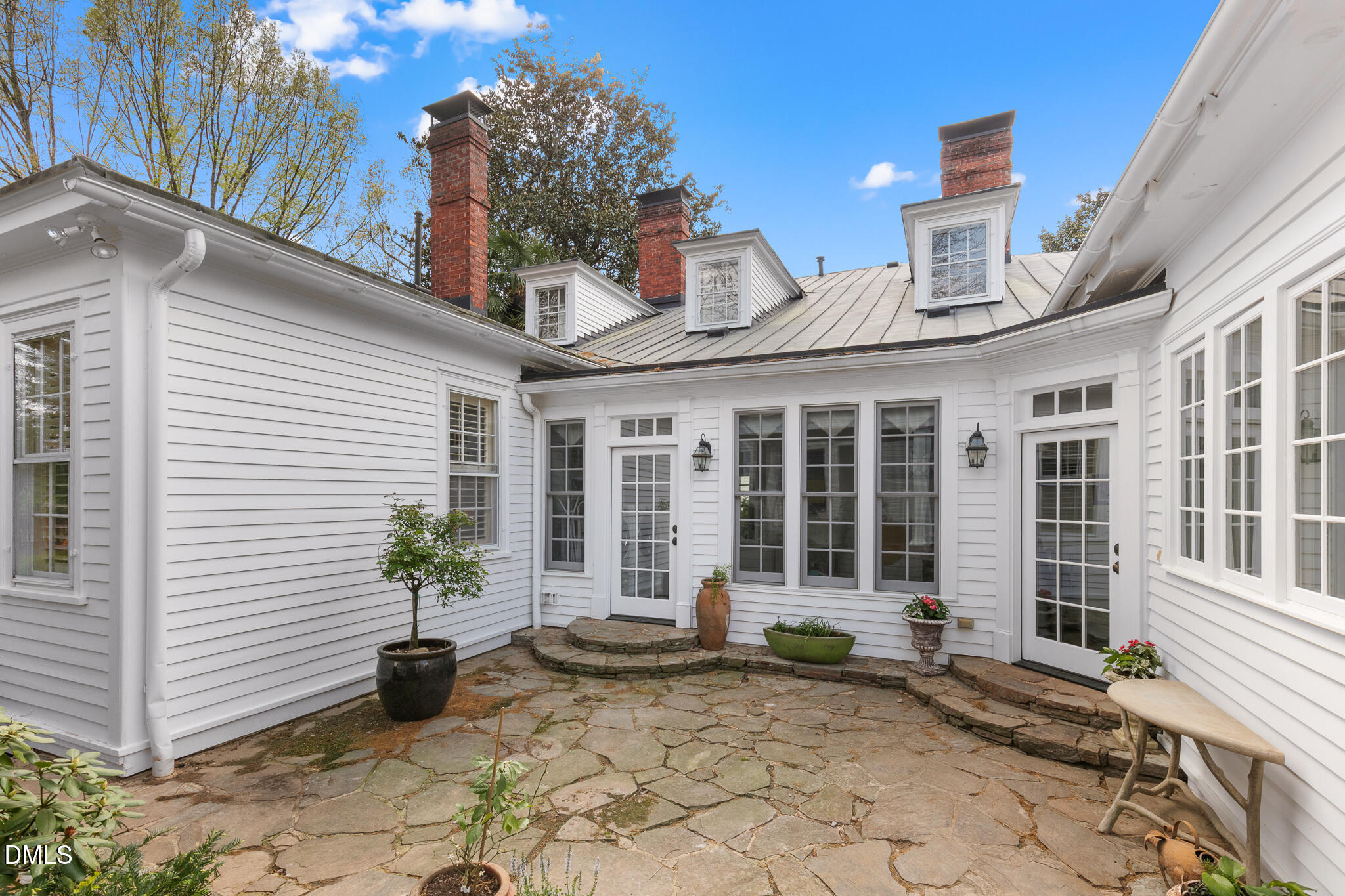 318 N Churton Street