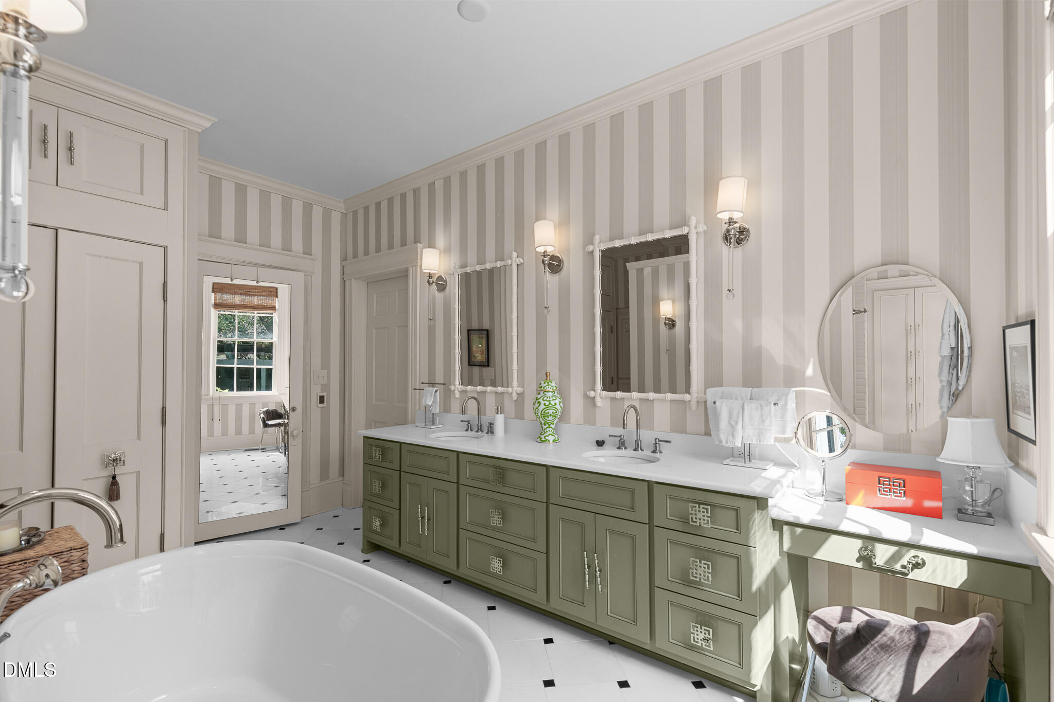 318 N Churton Street