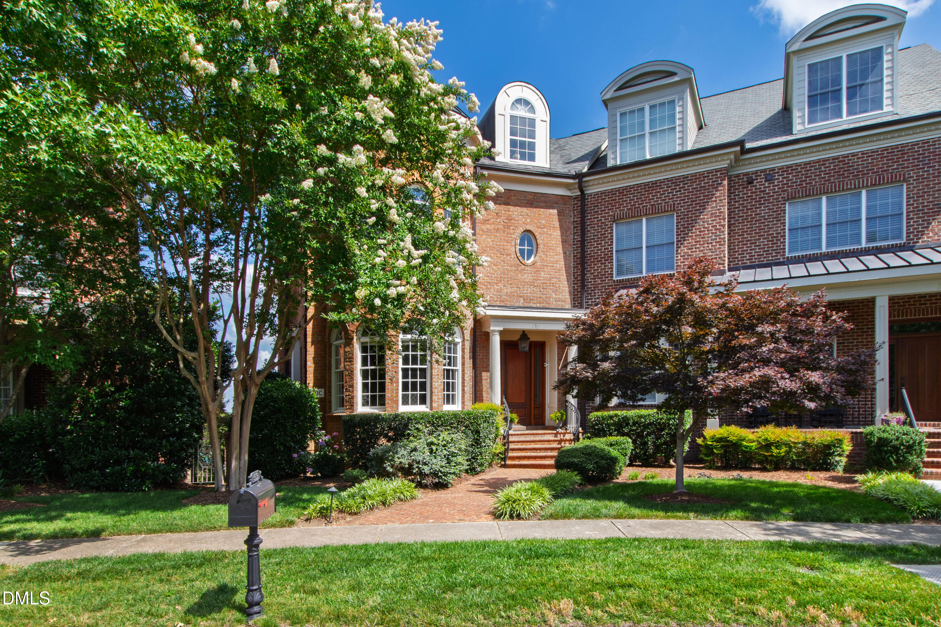 319 Circle Park Place