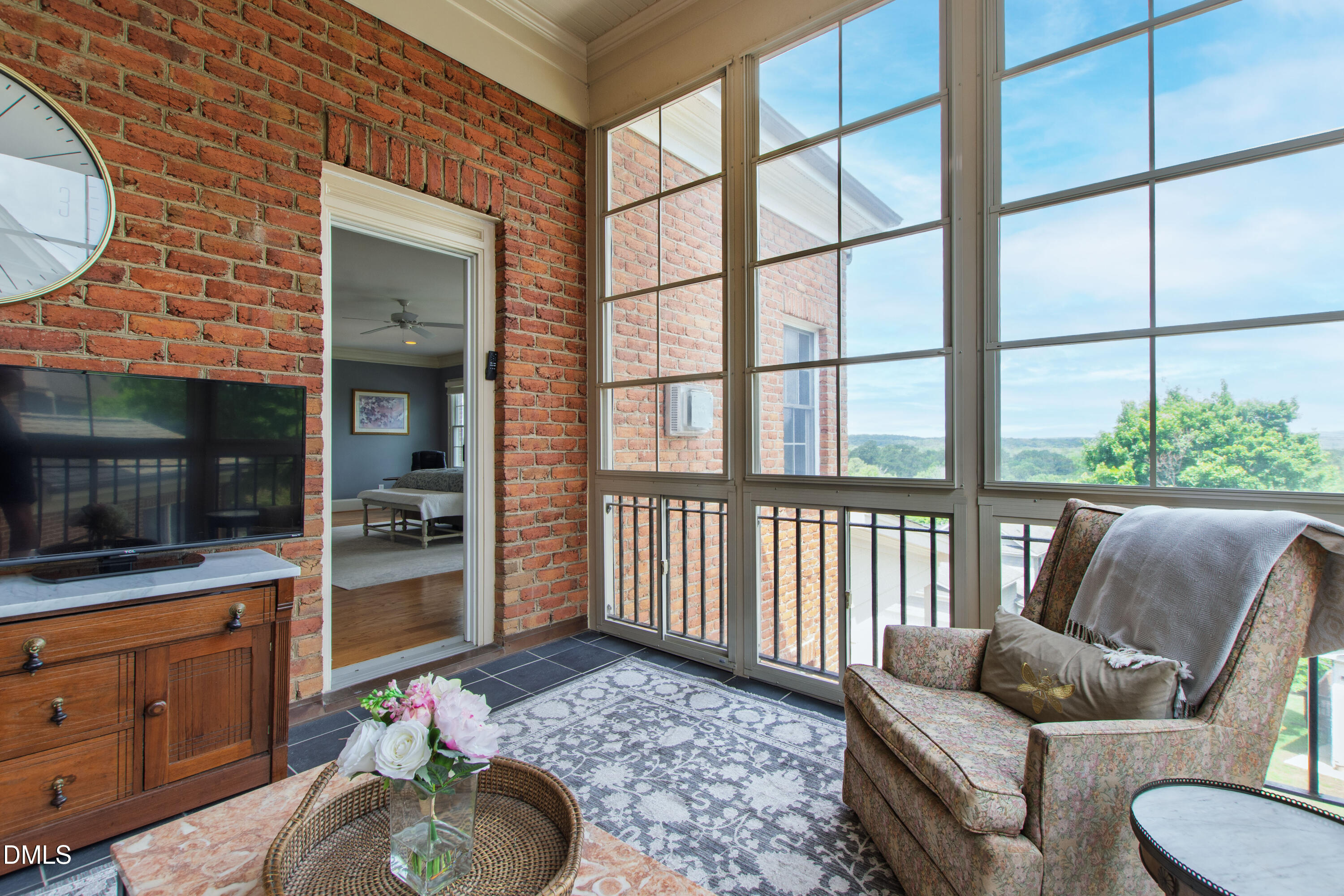 319 Circle Park Place