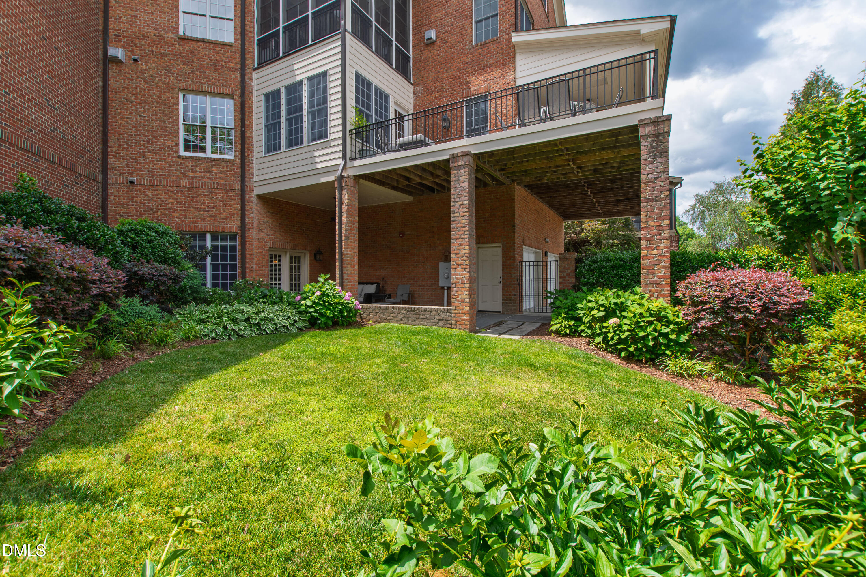 319 Circle Park Place
