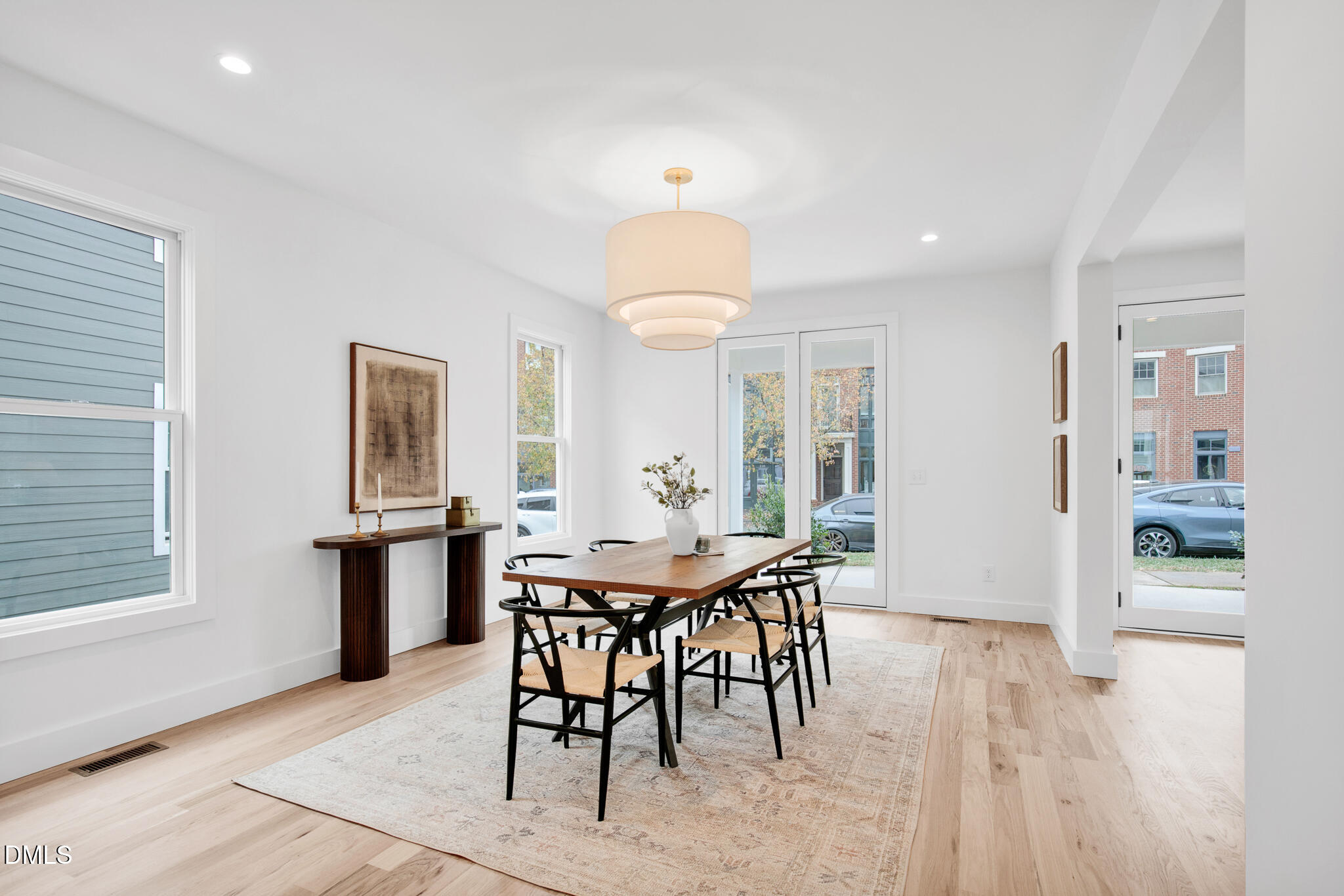 201 E Winmore Avenue