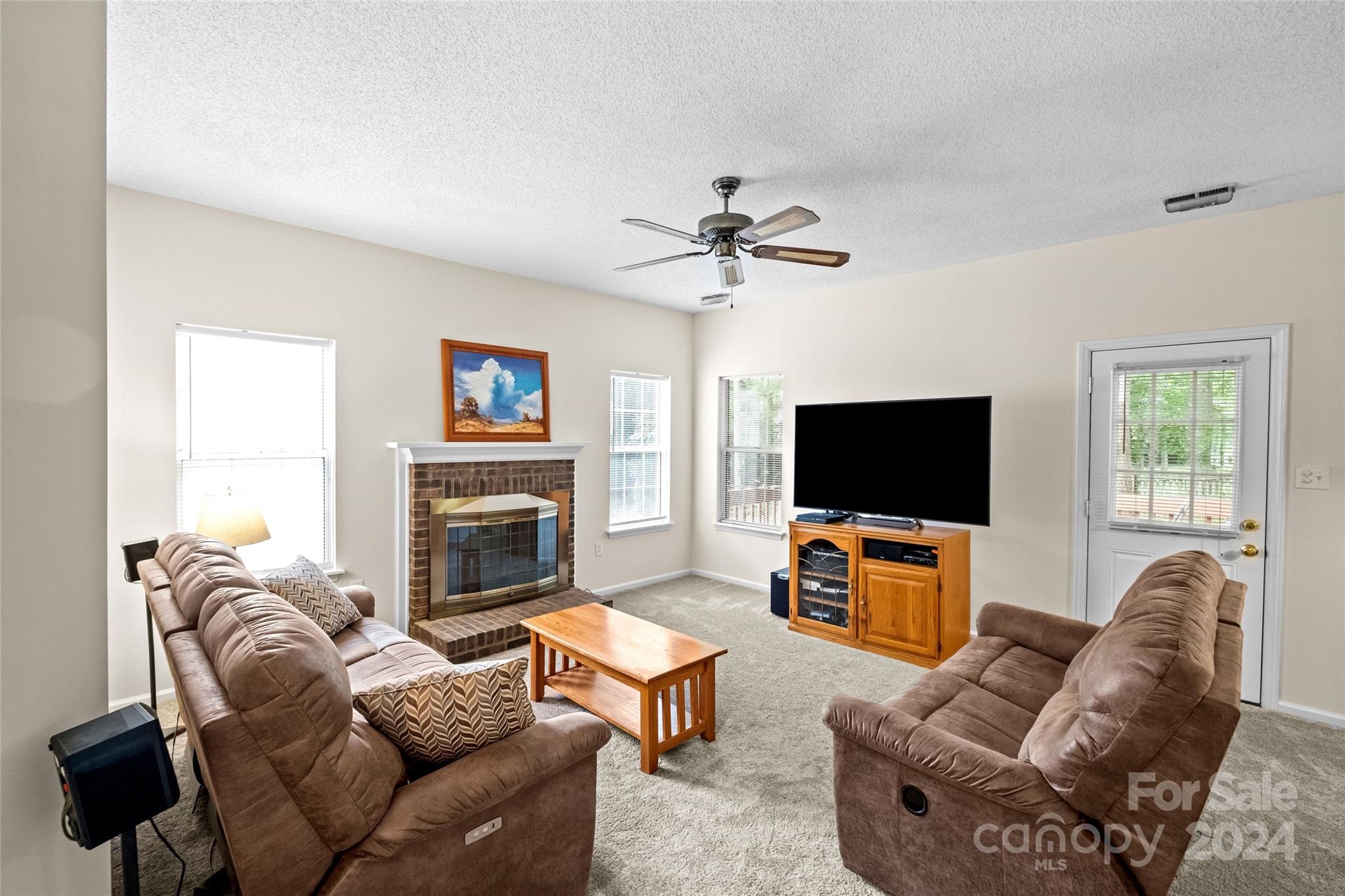 6121 Carriage Oaks Drive