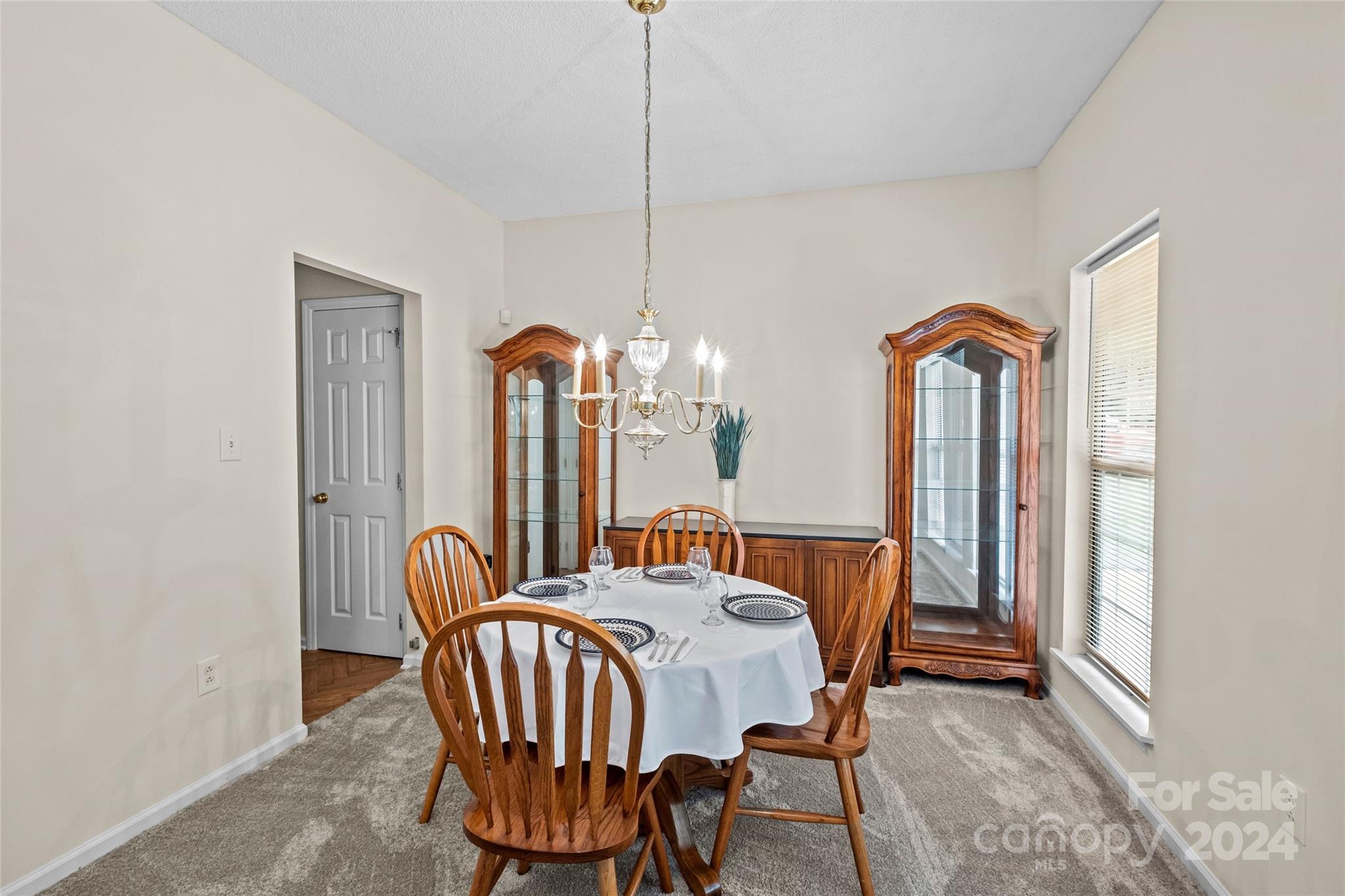 6121 Carriage Oaks Drive