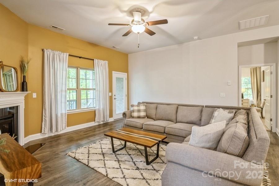 876 Hardin Street Unit: B24