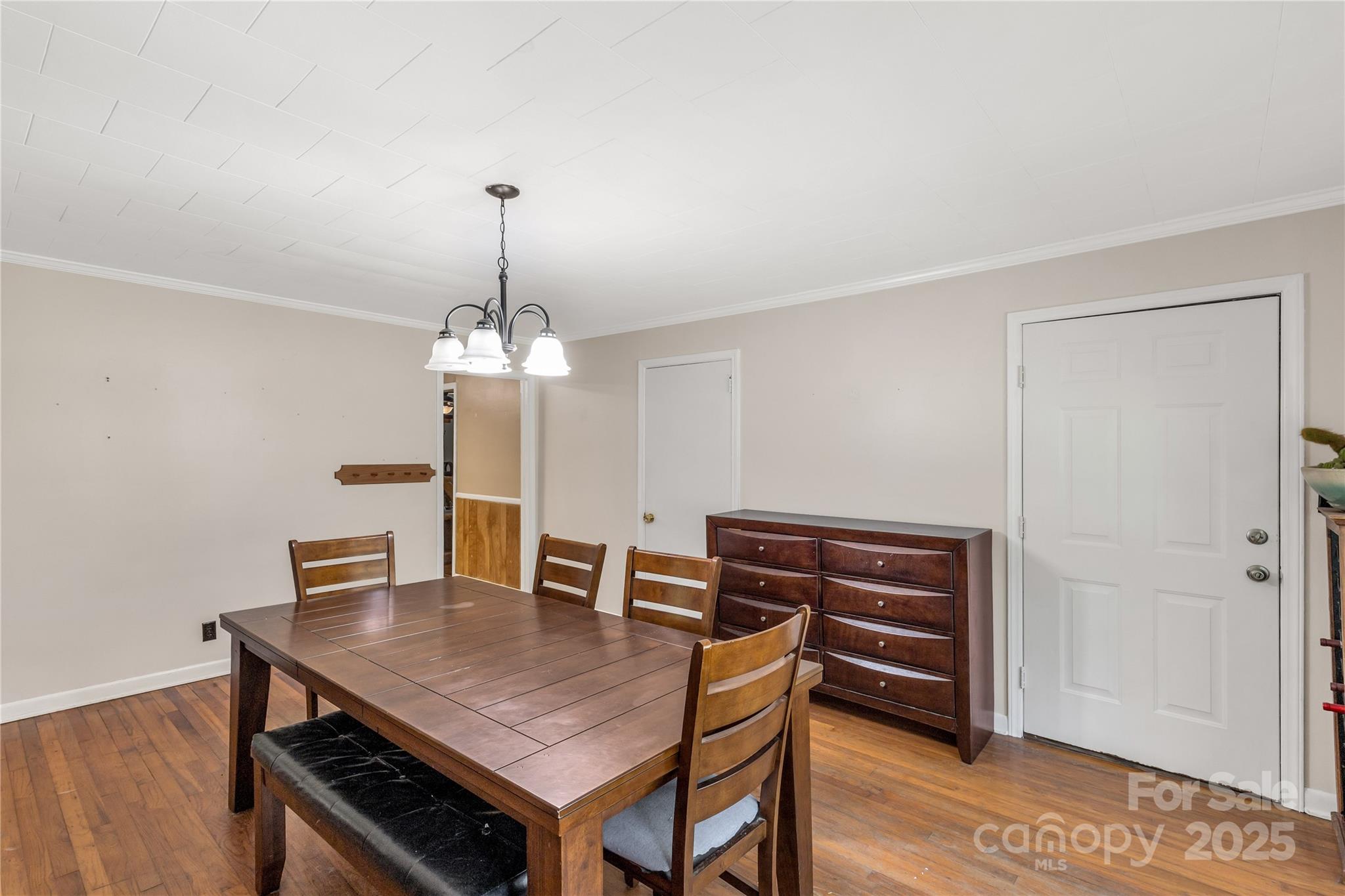 6115 Campbell Road