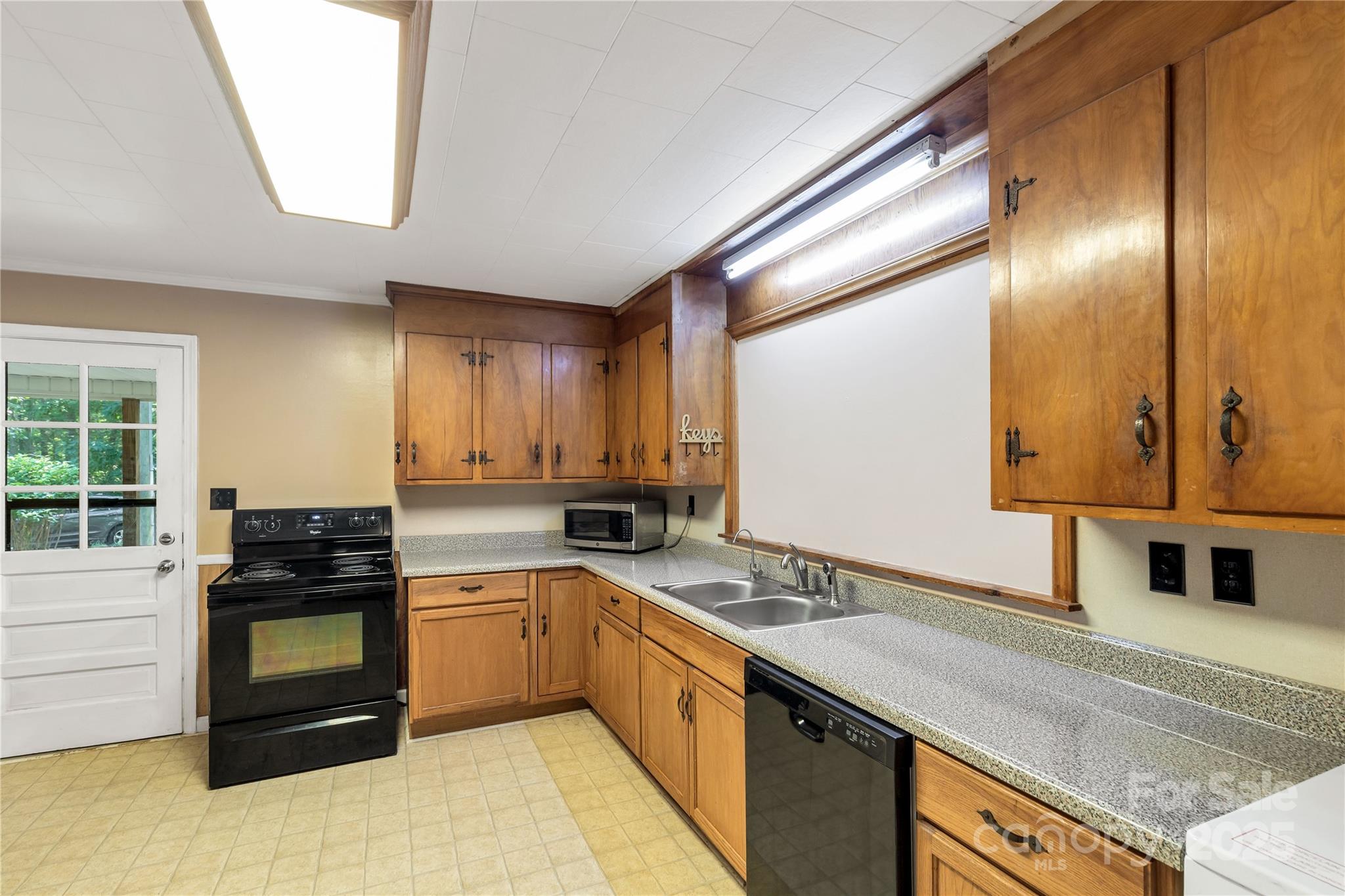 6115 Campbell Road