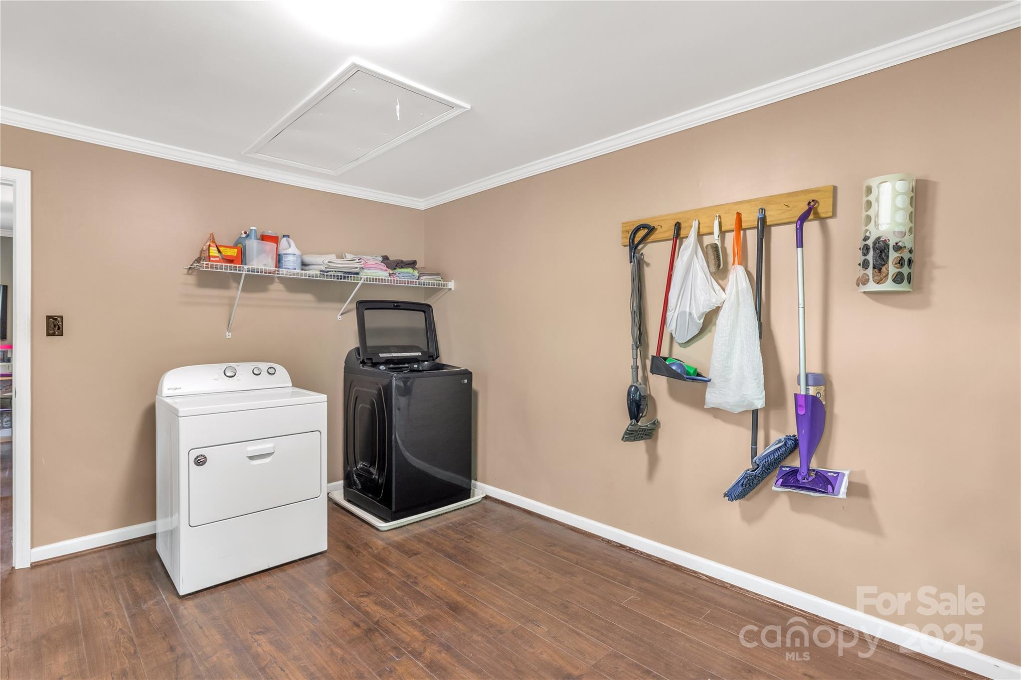 6115 Campbell Road