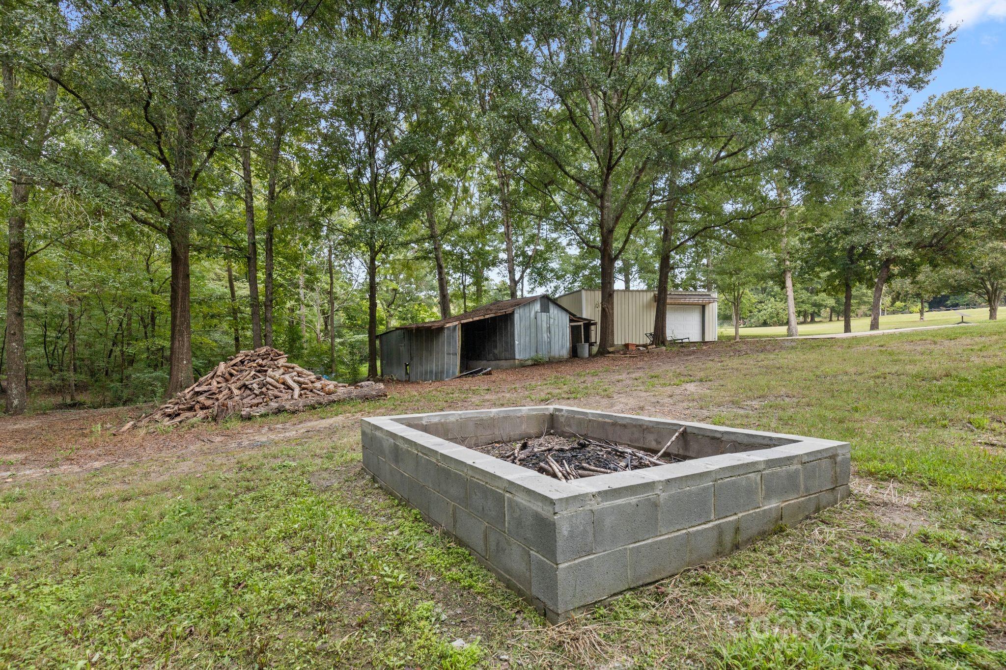 6413 Hwy 75 Highway