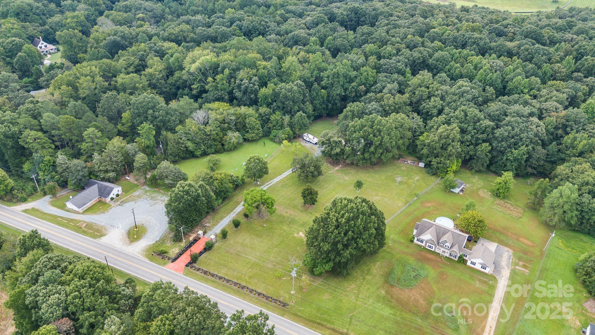 6413 Hwy 75 Highway