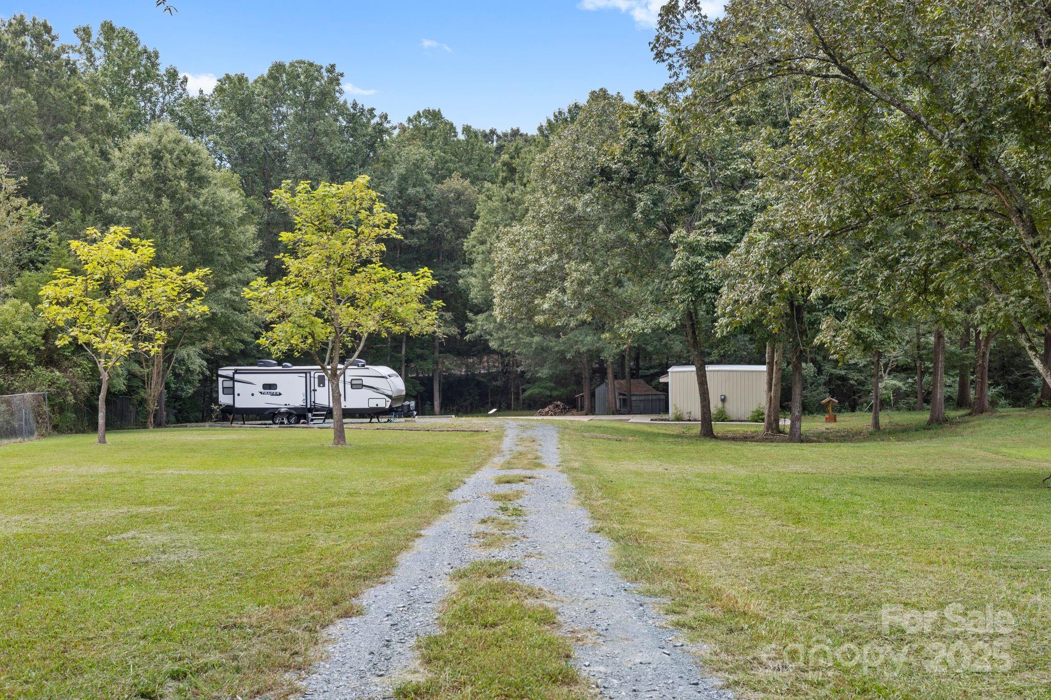 6413 Hwy 75 Highway