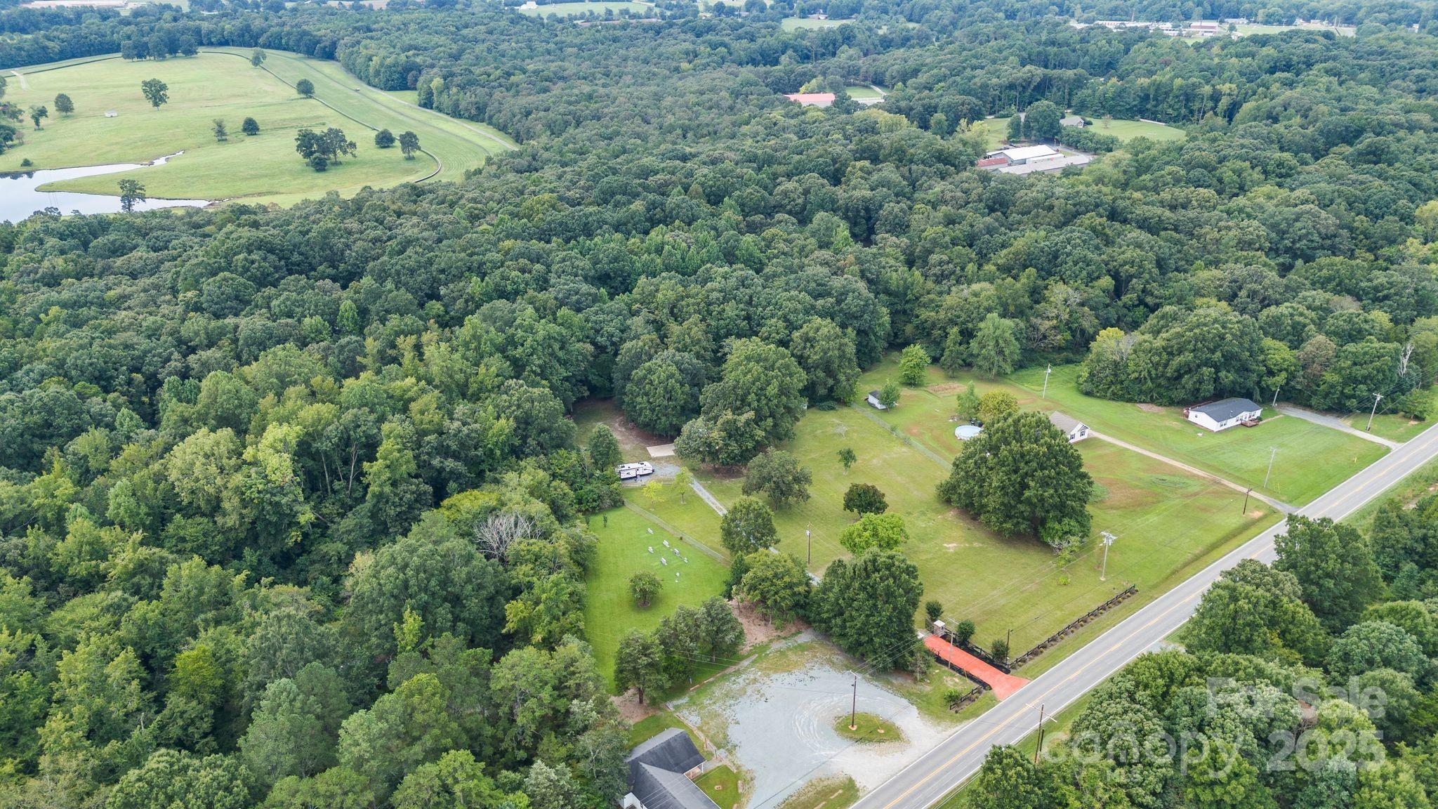 6413 Hwy 75 Highway