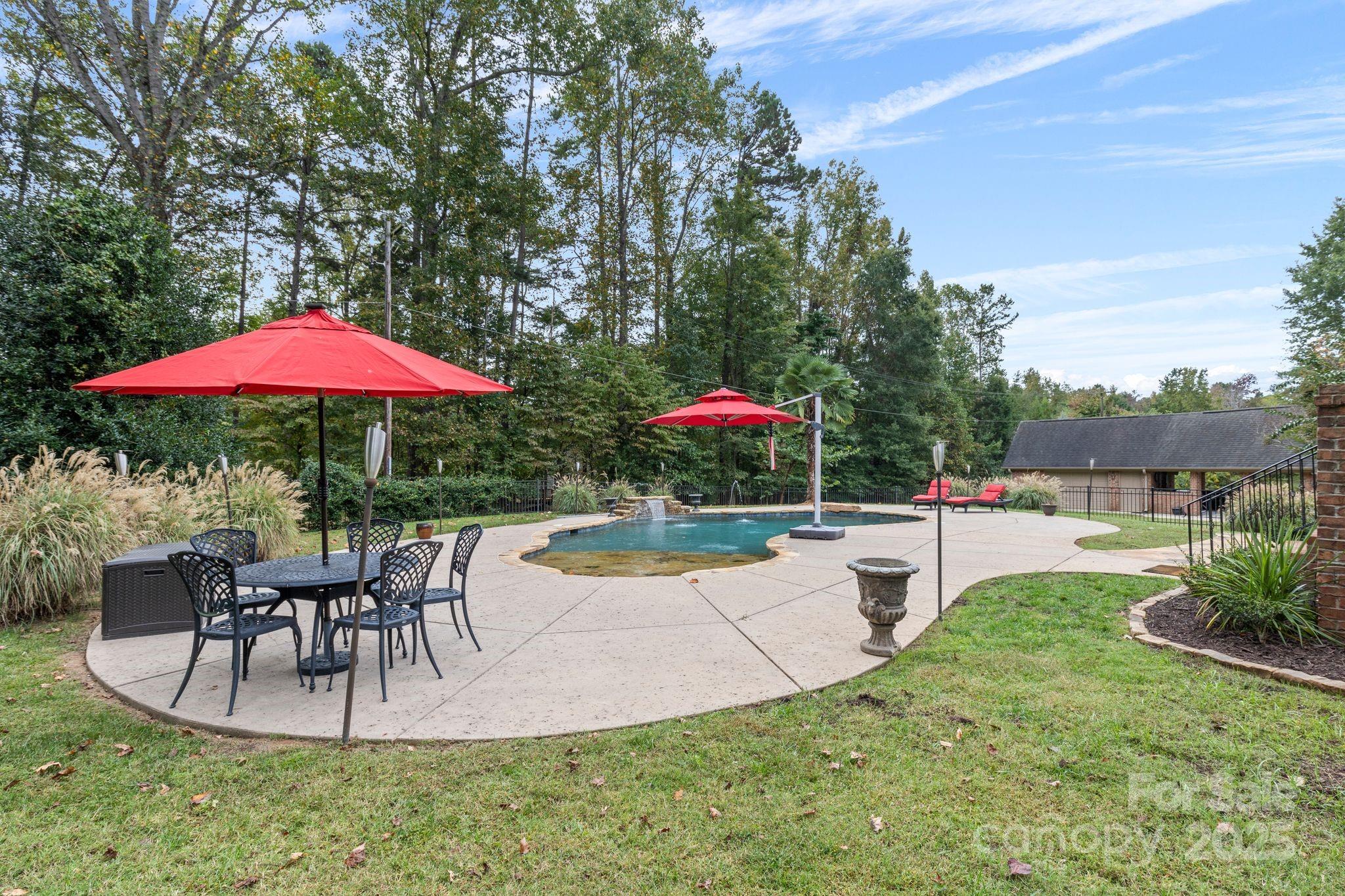 9711 Arlington Oaks Drive