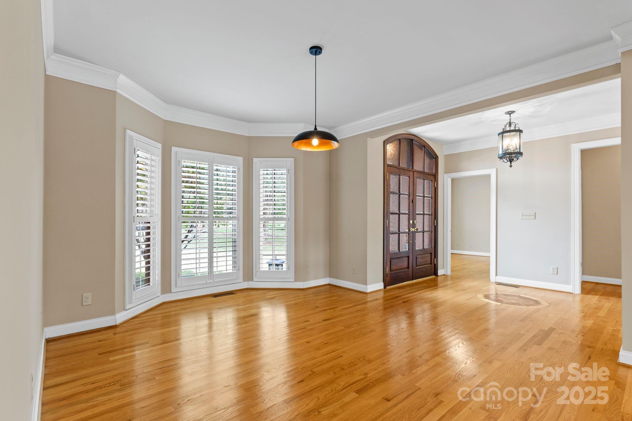 9711 Arlington Oaks Drive