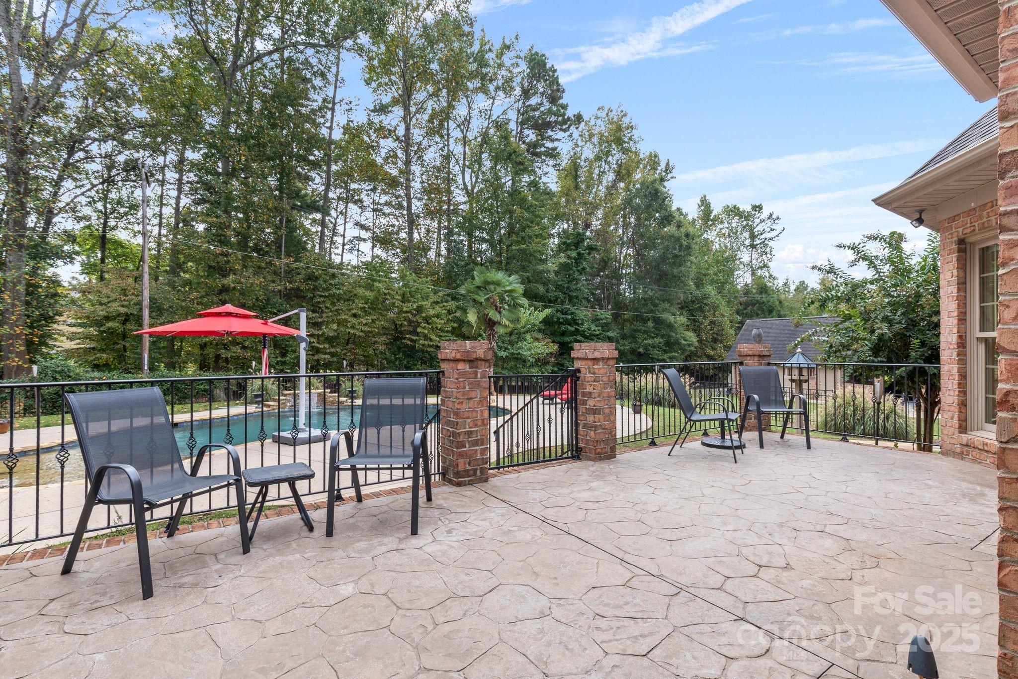 9711 Arlington Oaks Drive