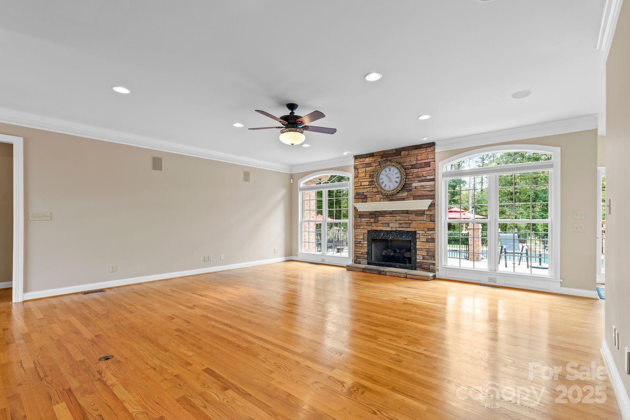 9711 Arlington Oaks Drive