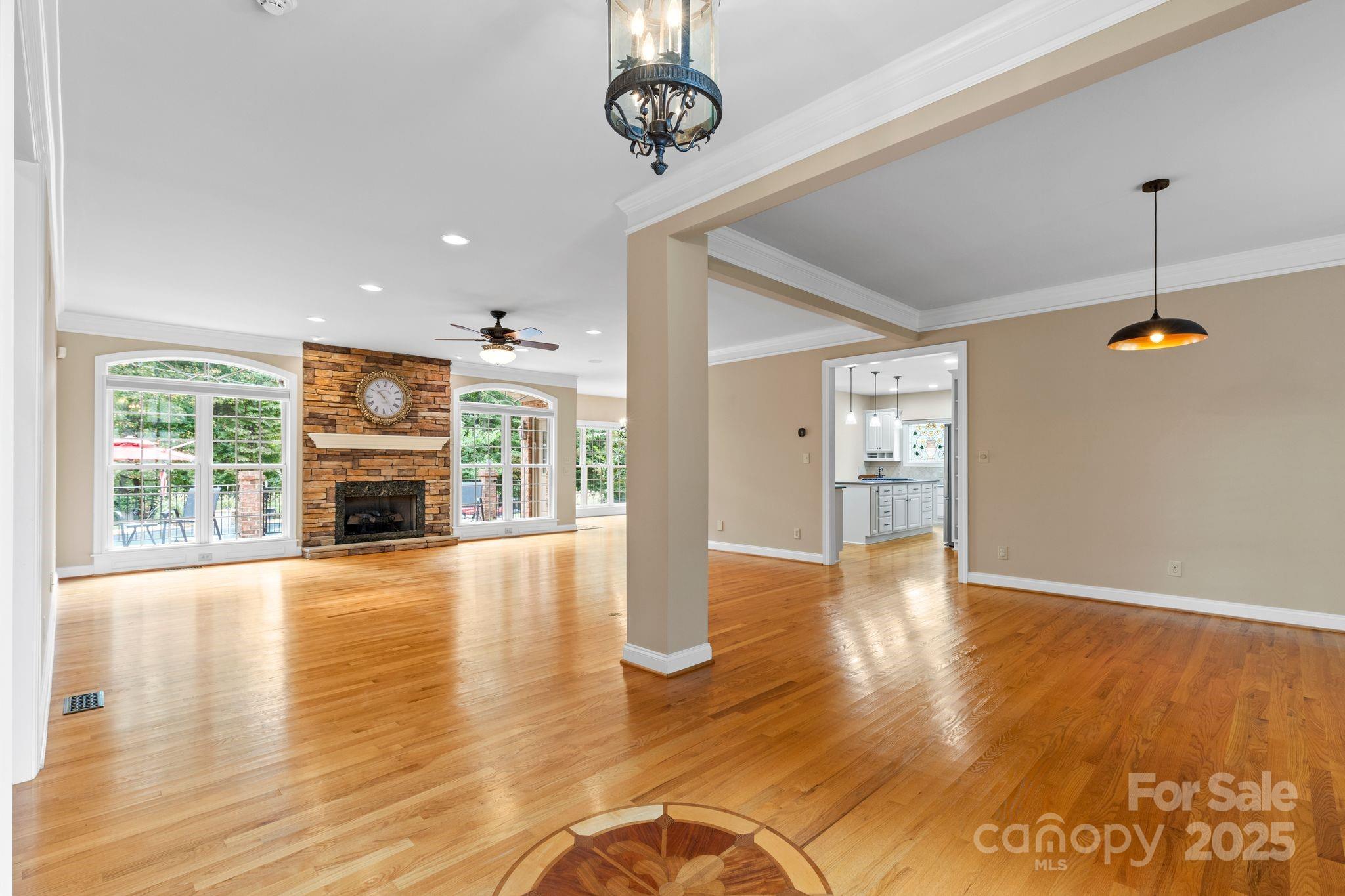 9711 Arlington Oaks Drive