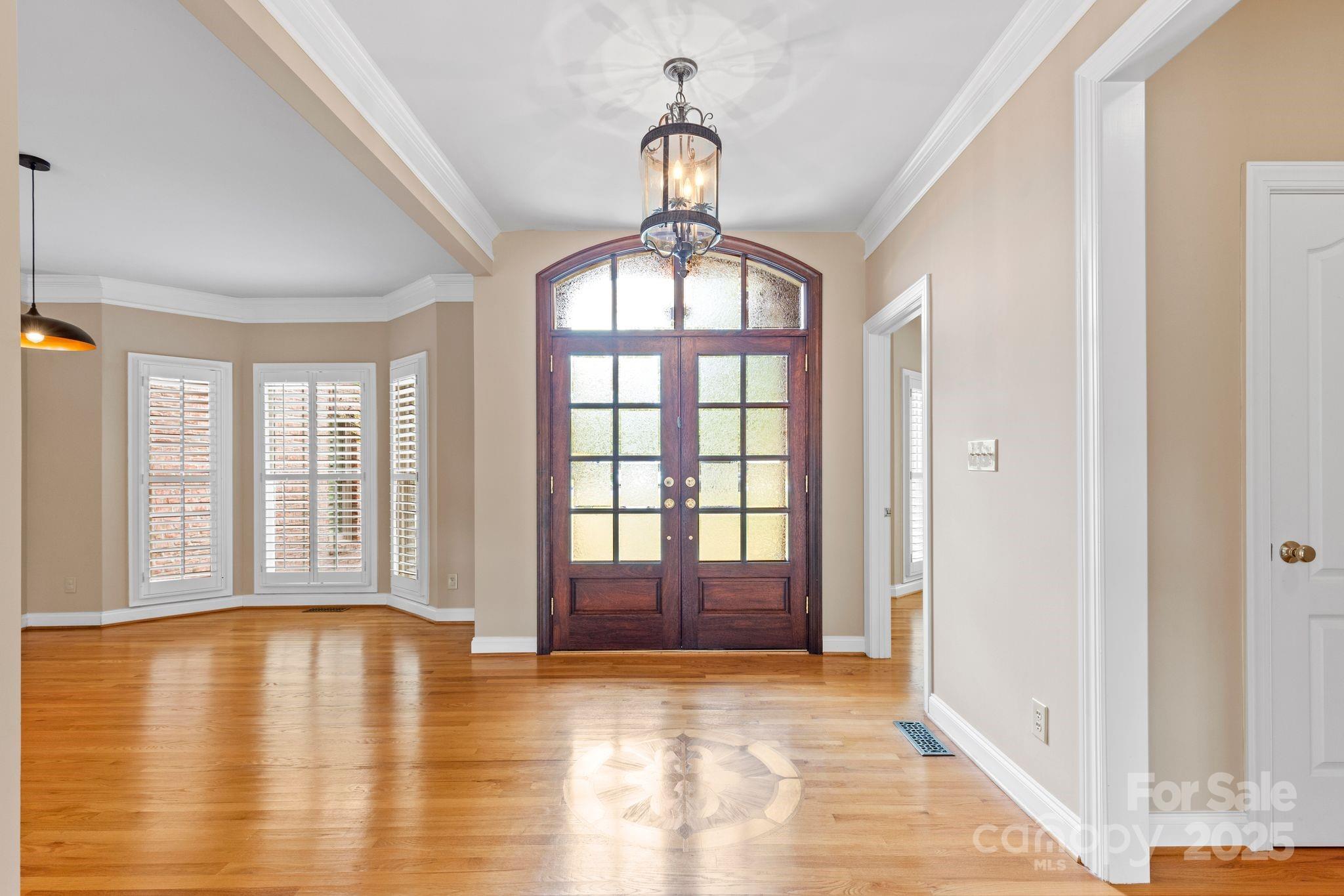 9711 Arlington Oaks Drive