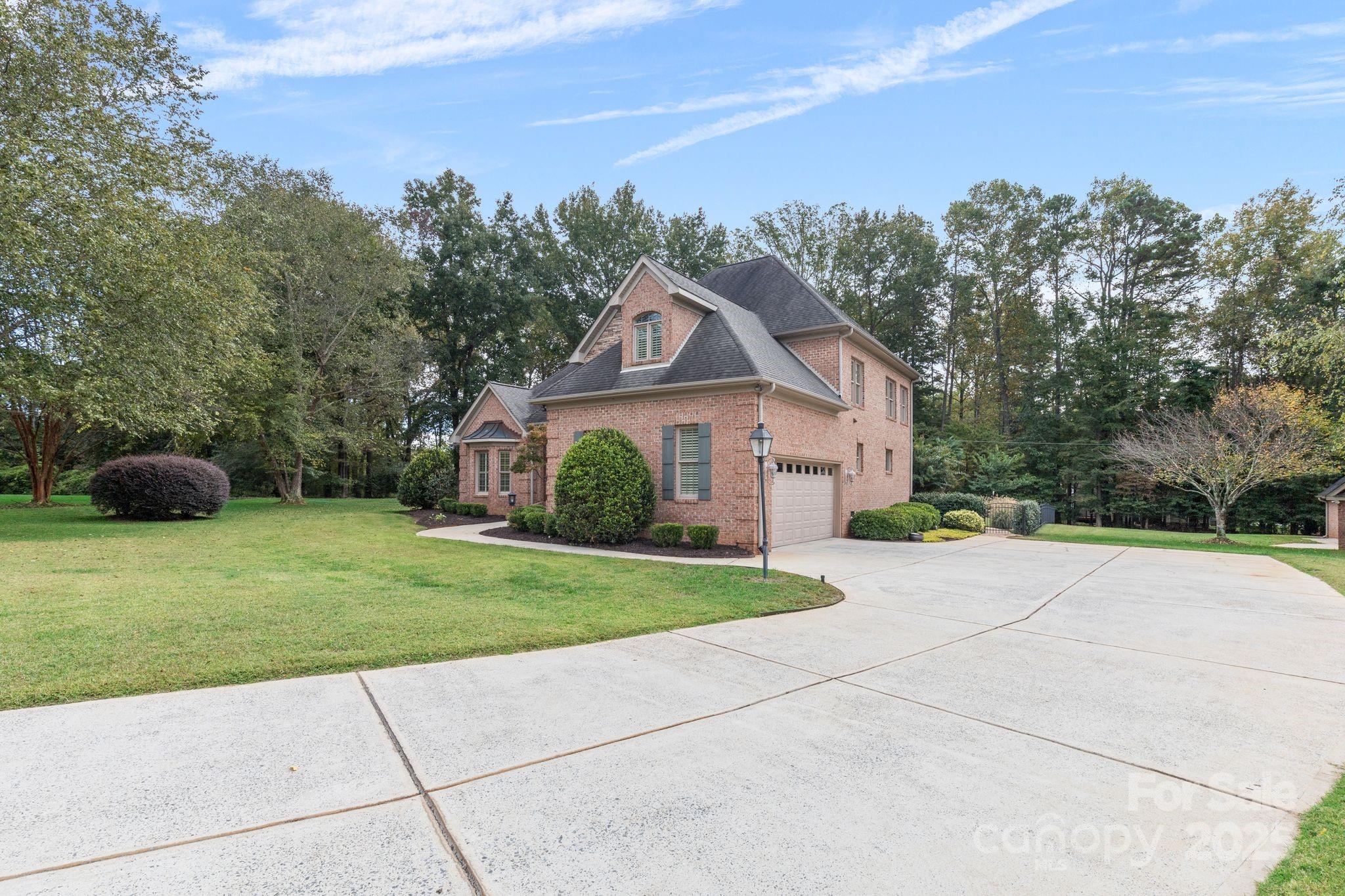 9711 Arlington Oaks Drive