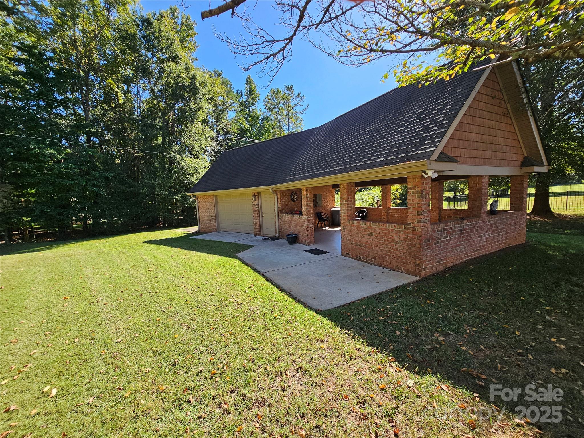 9711 Arlington Oaks Drive