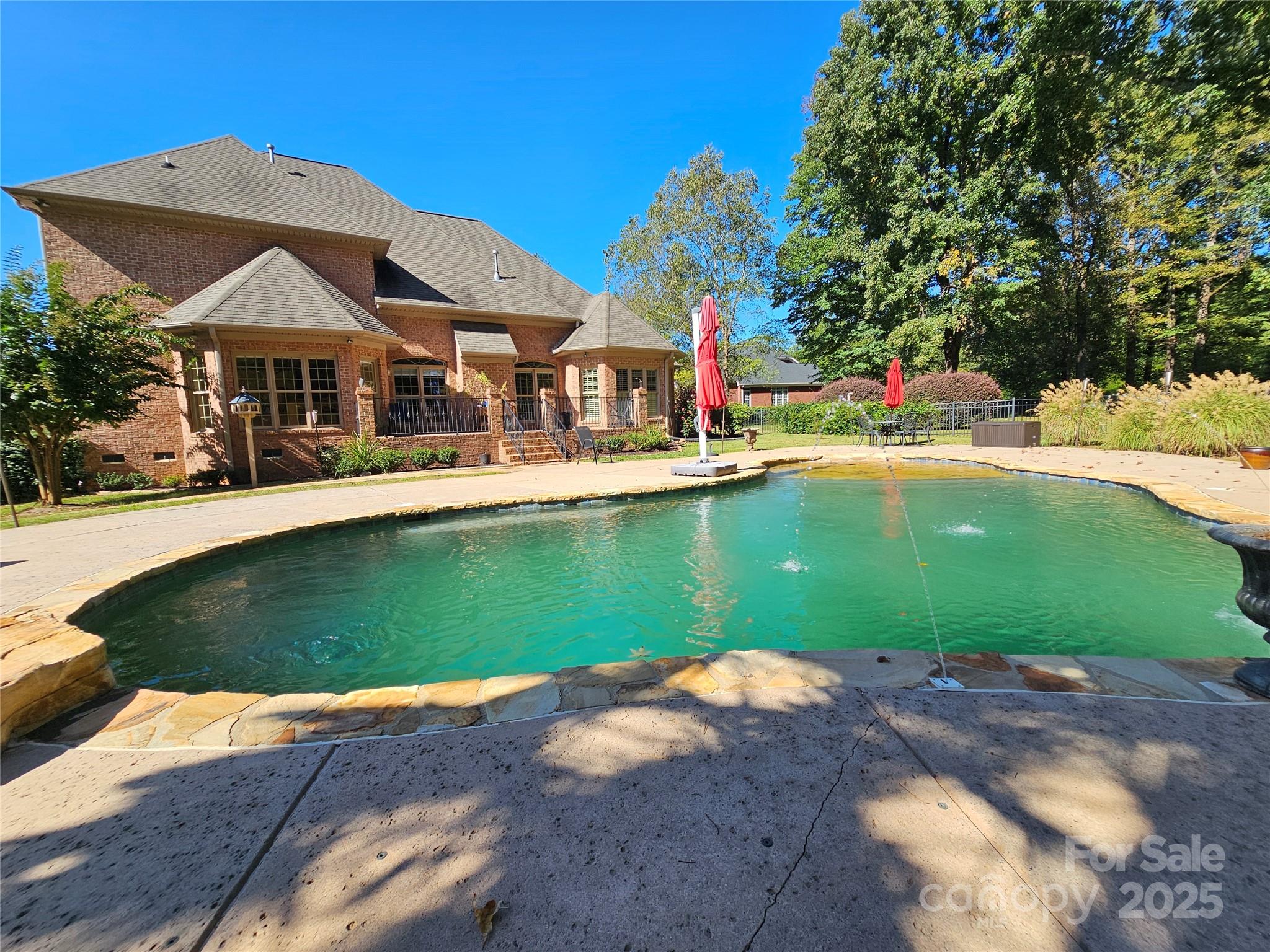9711 Arlington Oaks Drive