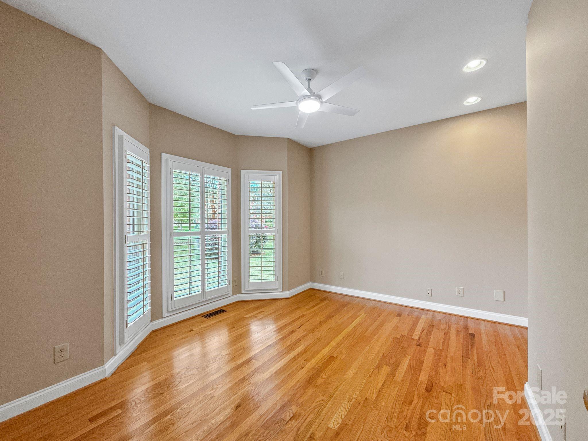 9711 Arlington Oaks Drive