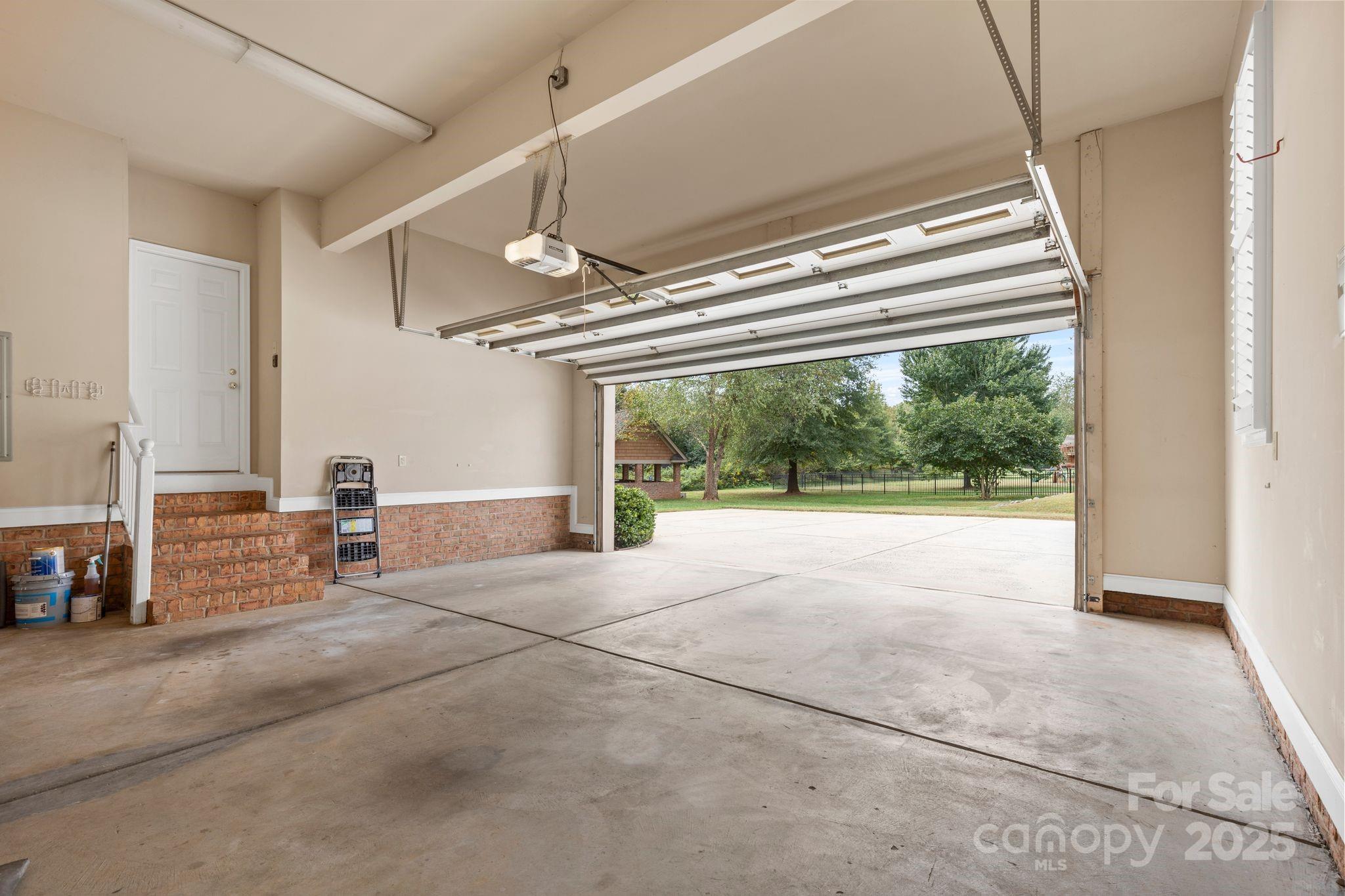 9711 Arlington Oaks Drive