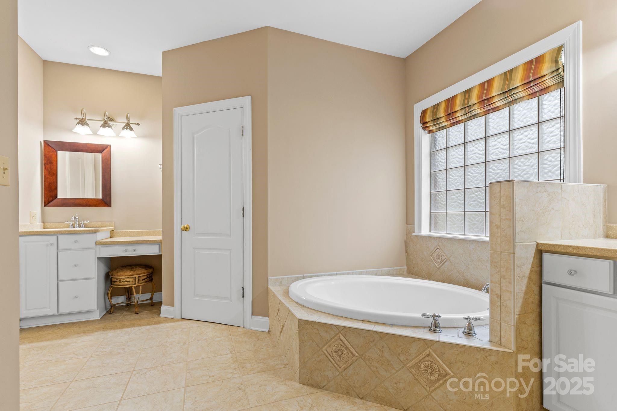 9711 Arlington Oaks Drive