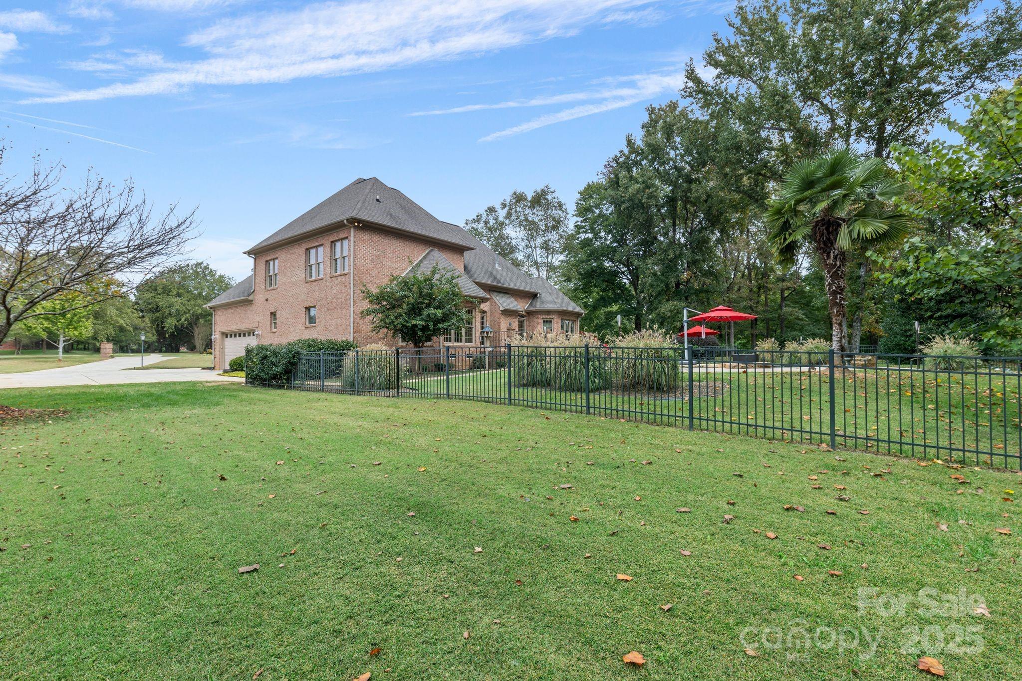 9711 Arlington Oaks Drive