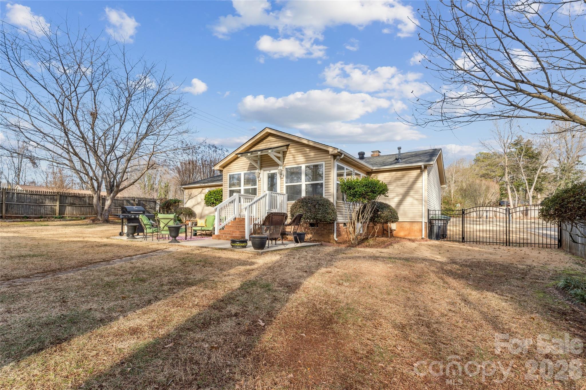 2501 Castlewood Drive