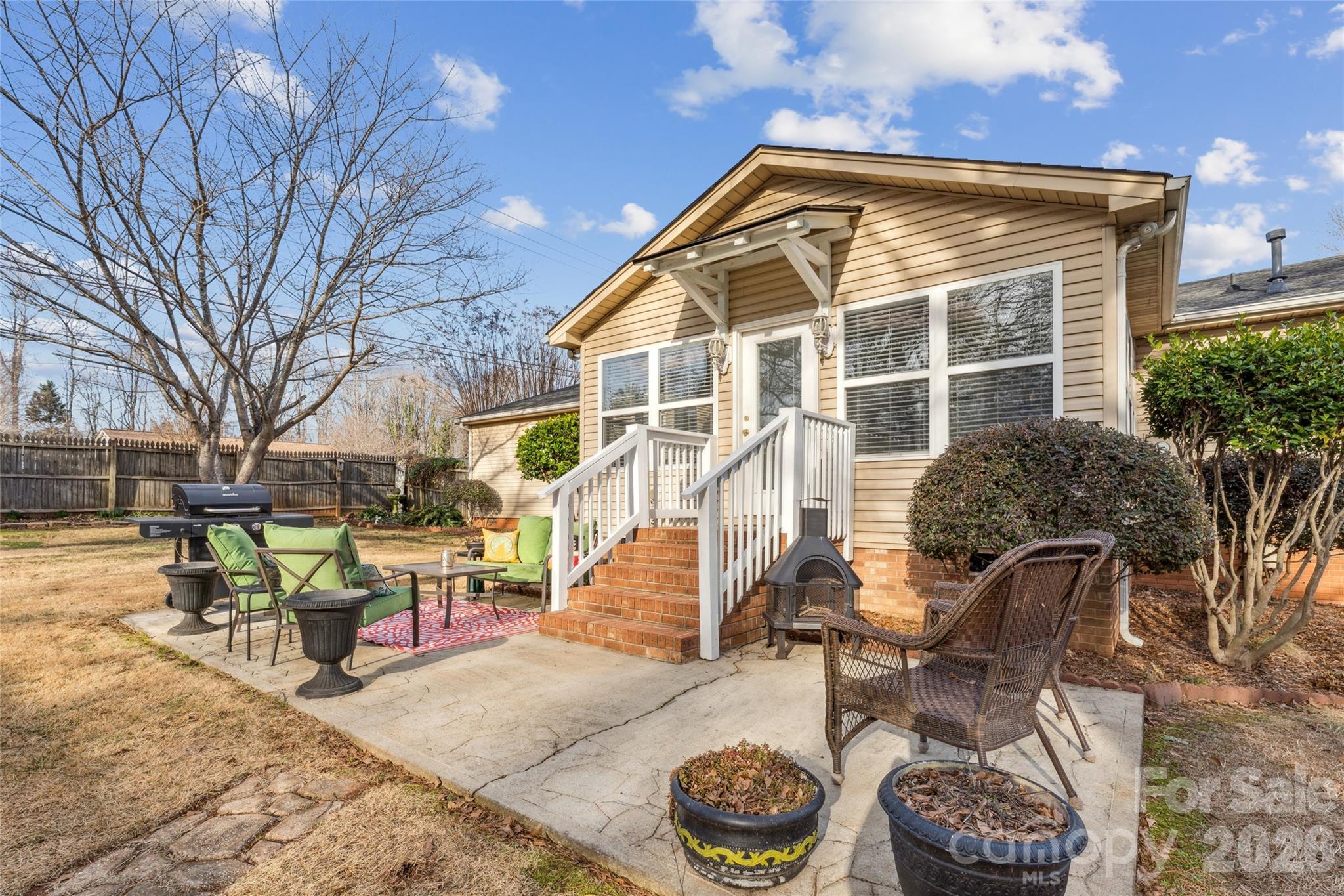 2501 Castlewood Drive