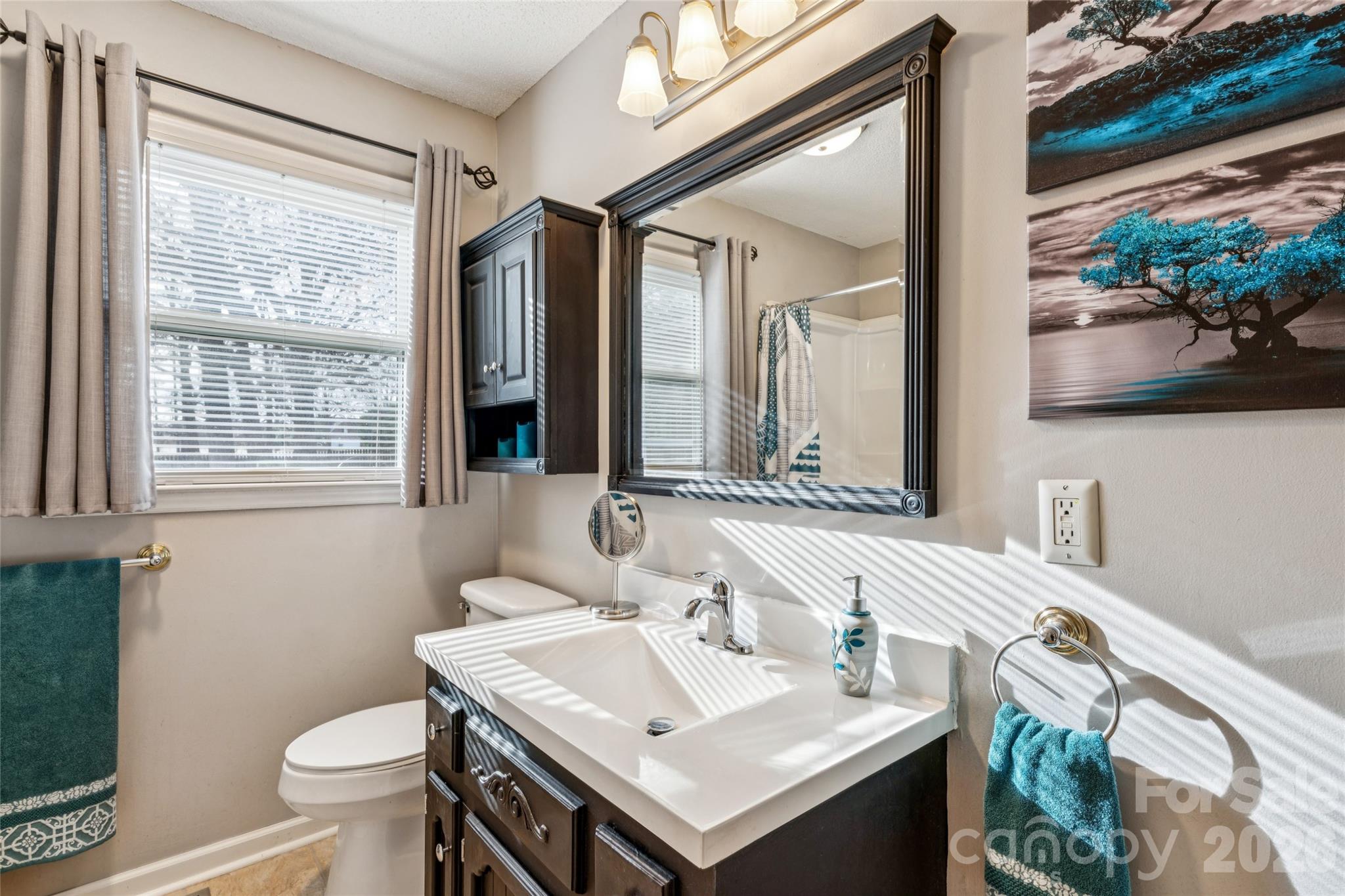 2501 Castlewood Drive