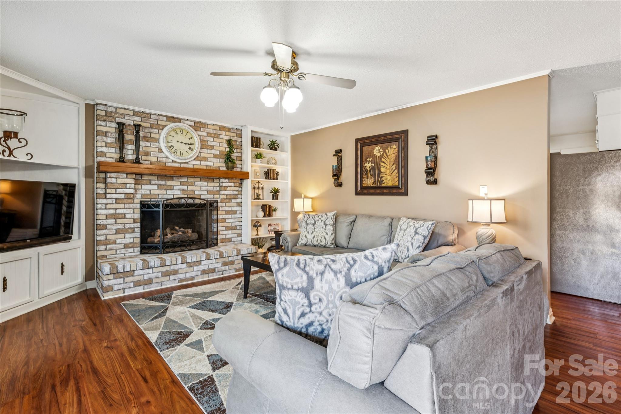 2501 Castlewood Drive