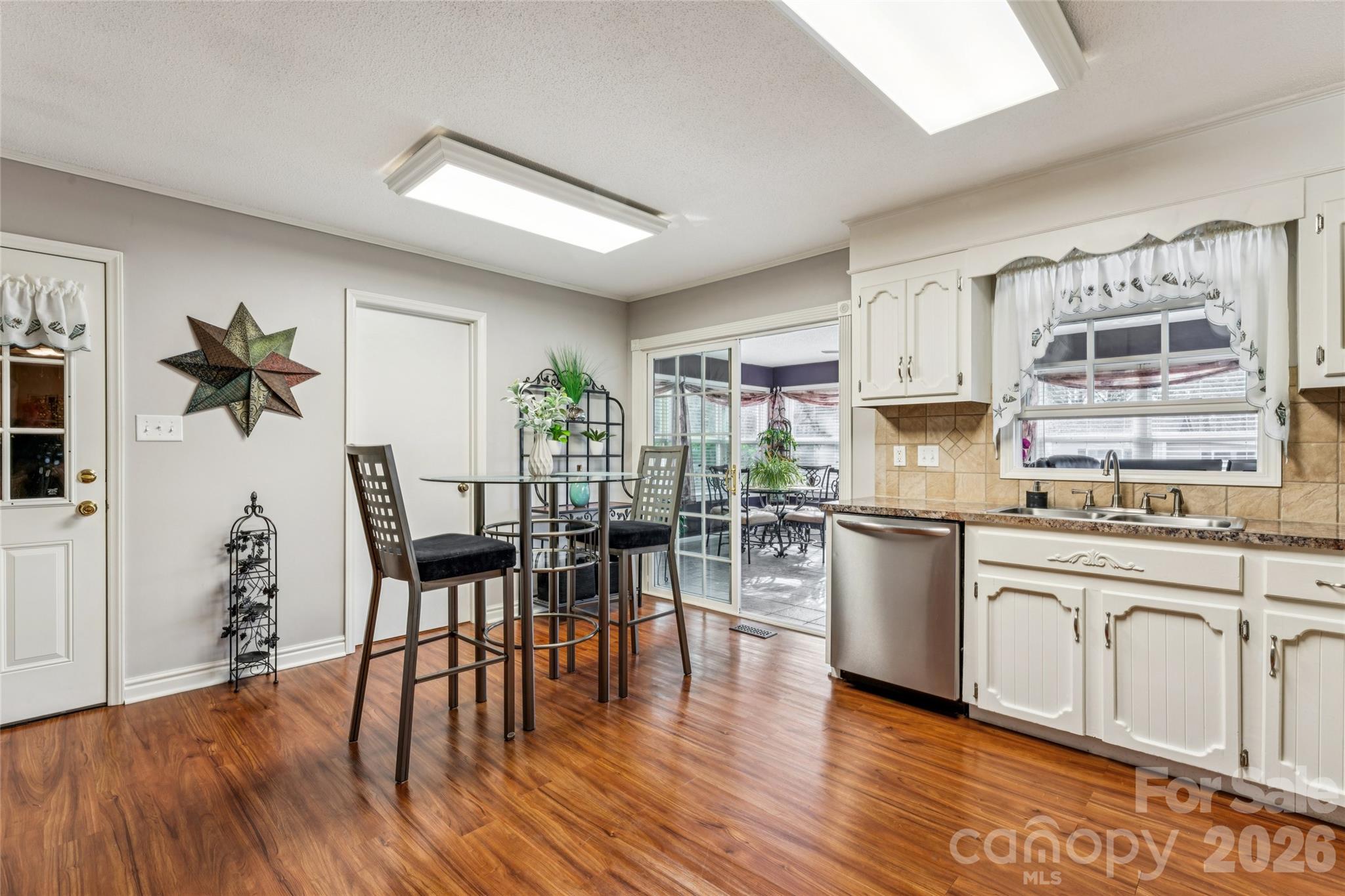 2501 Castlewood Drive