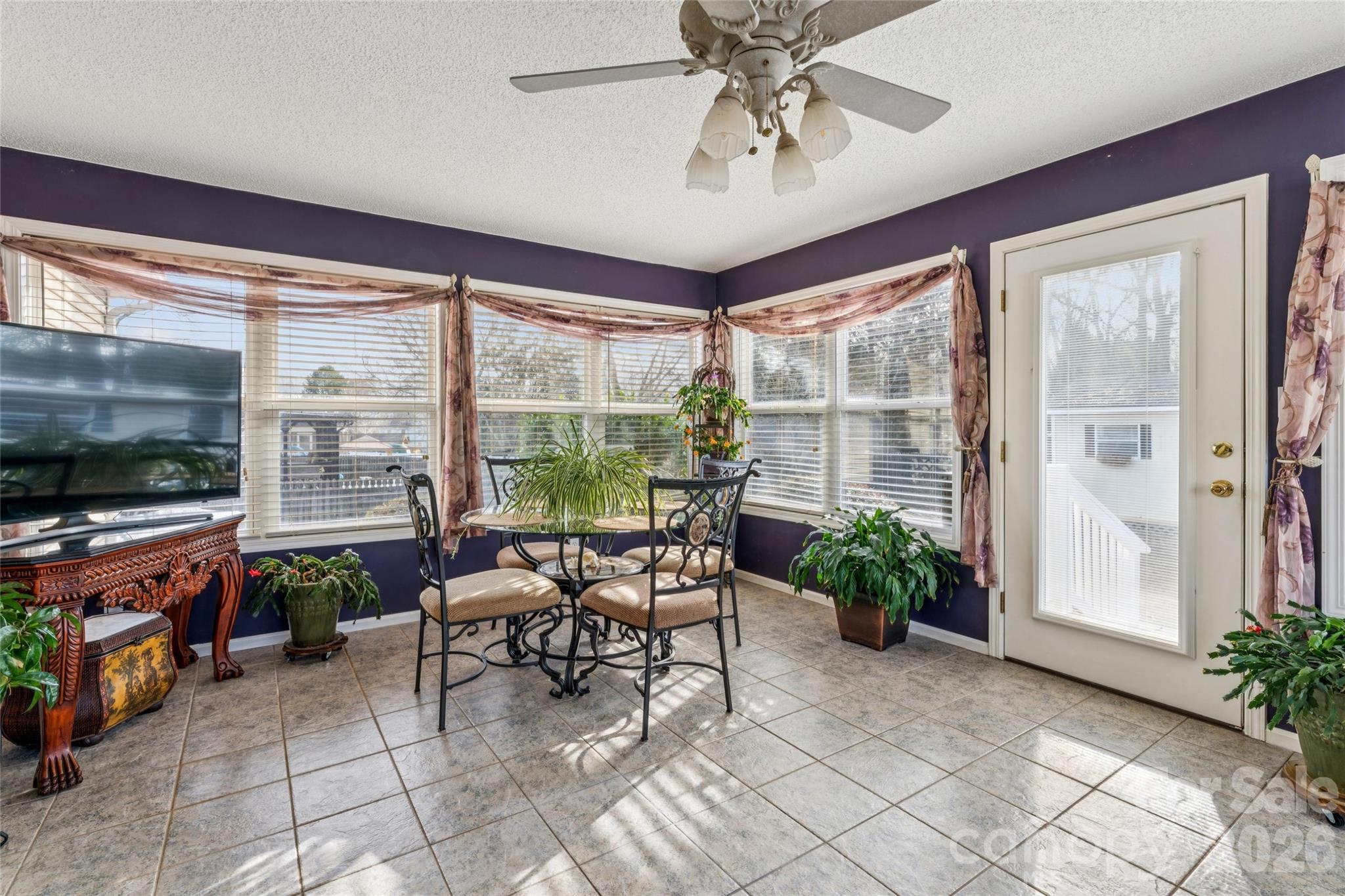 2501 Castlewood Drive