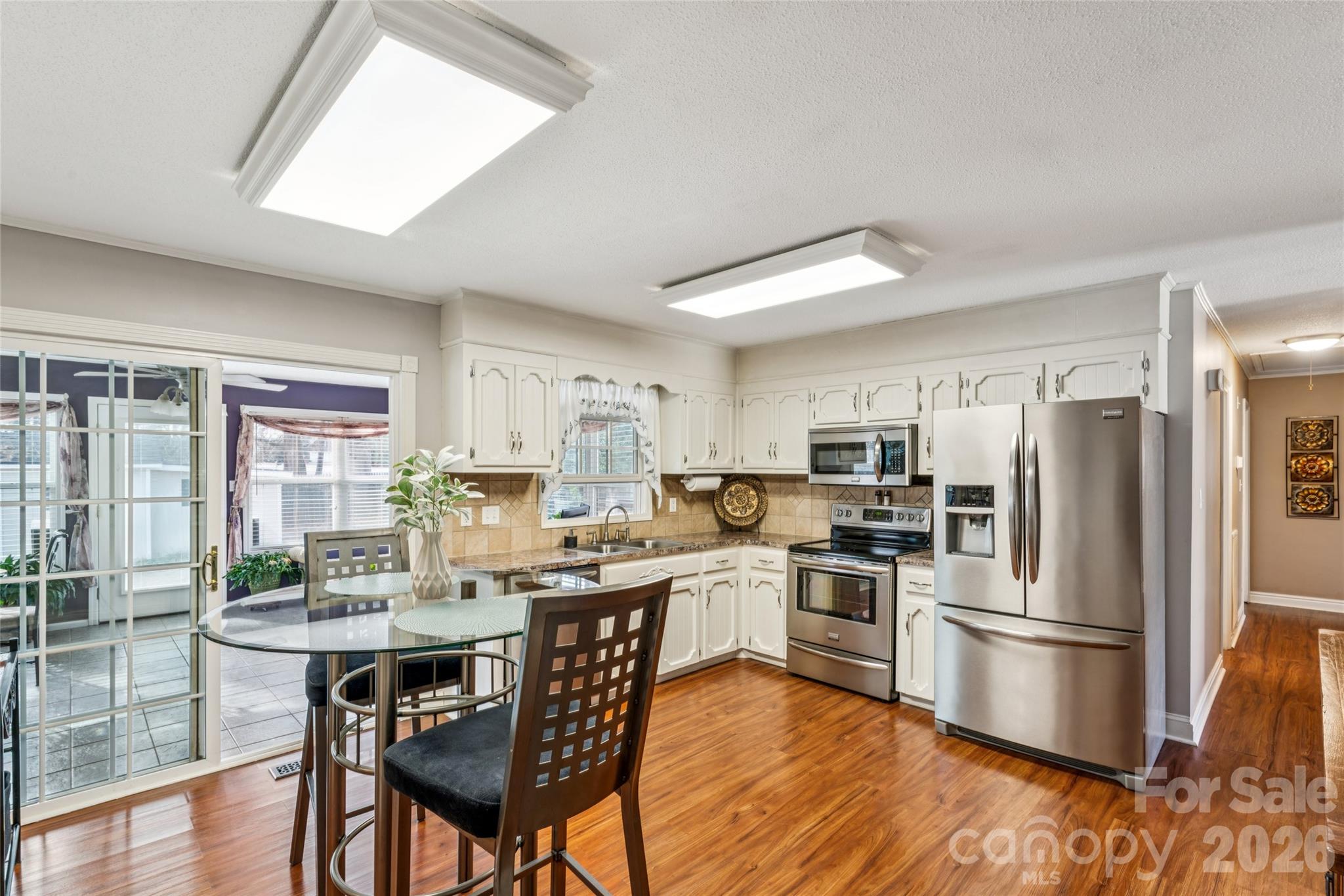 2501 Castlewood Drive