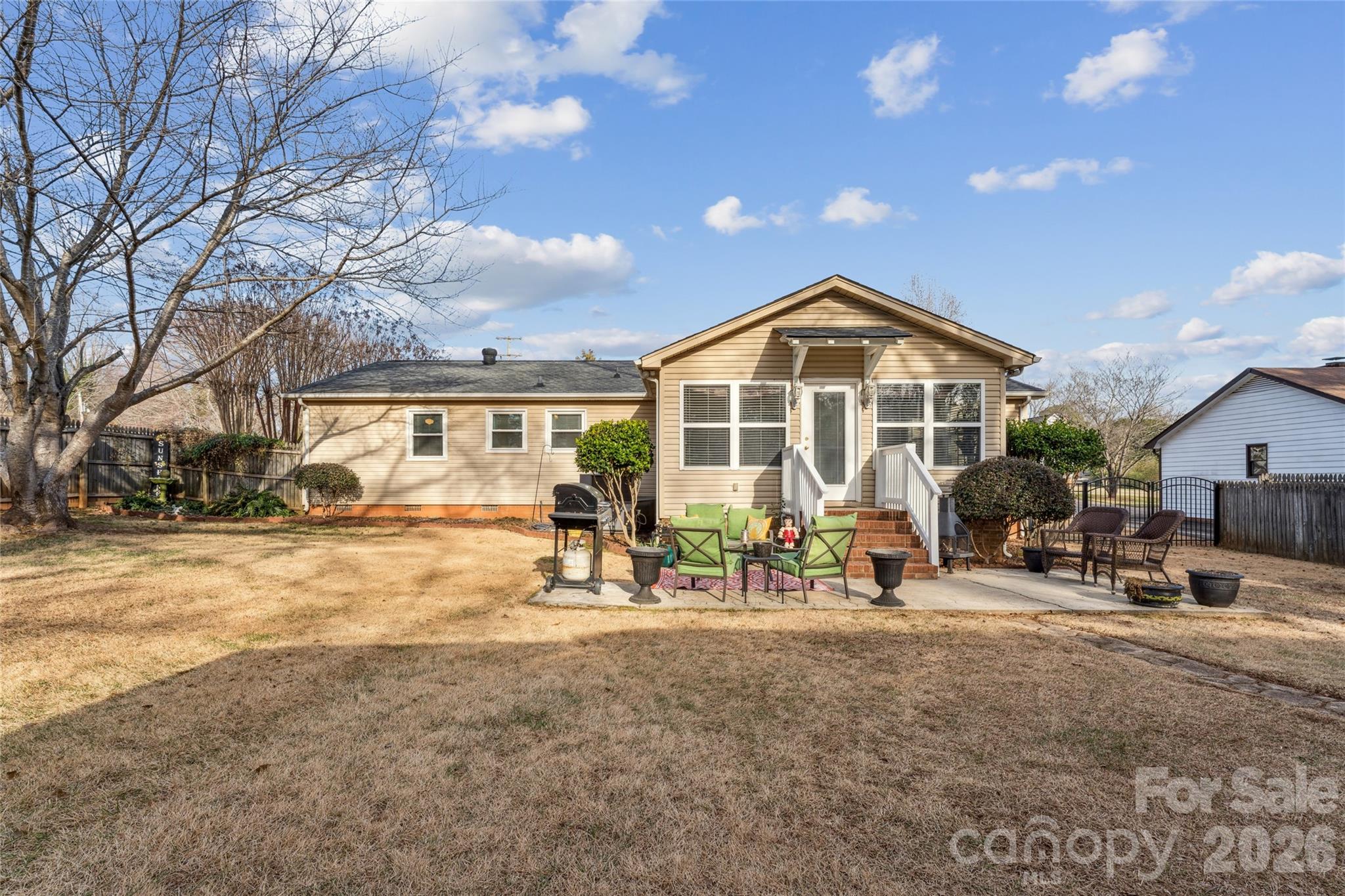 2501 Castlewood Drive